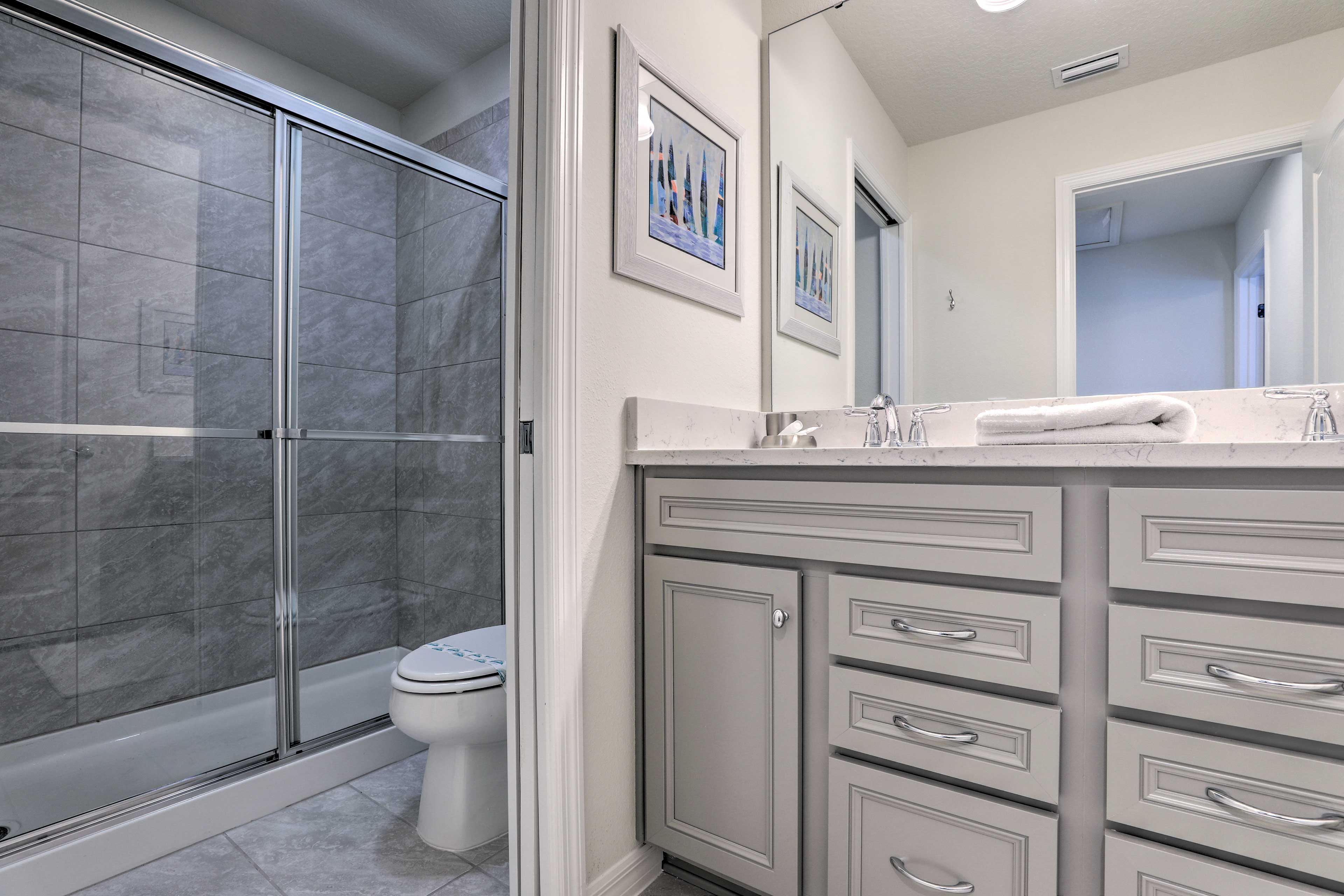 En-Suite Bathroom | 2nd Floor