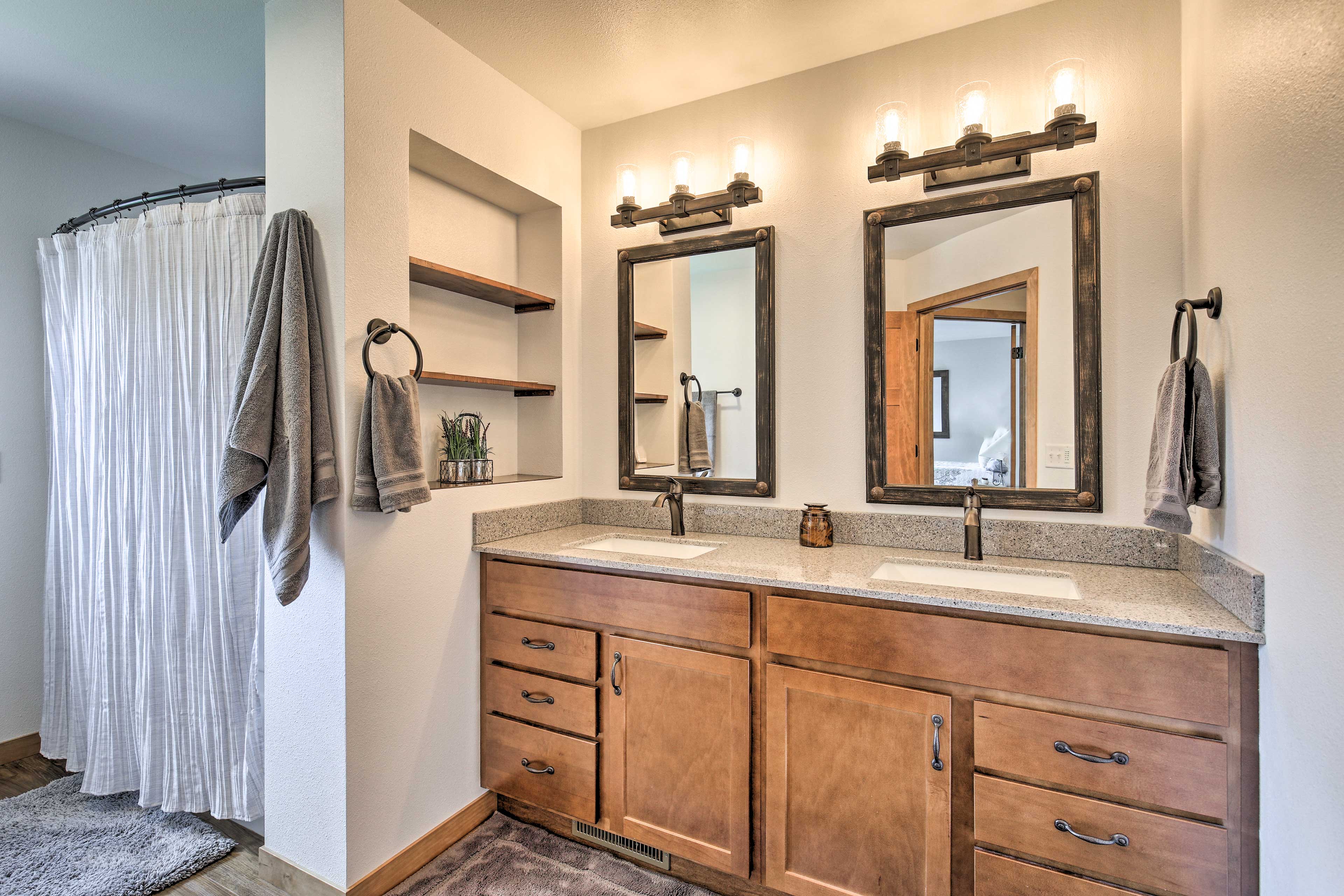 Full Bath | Dual-Sink Vanity