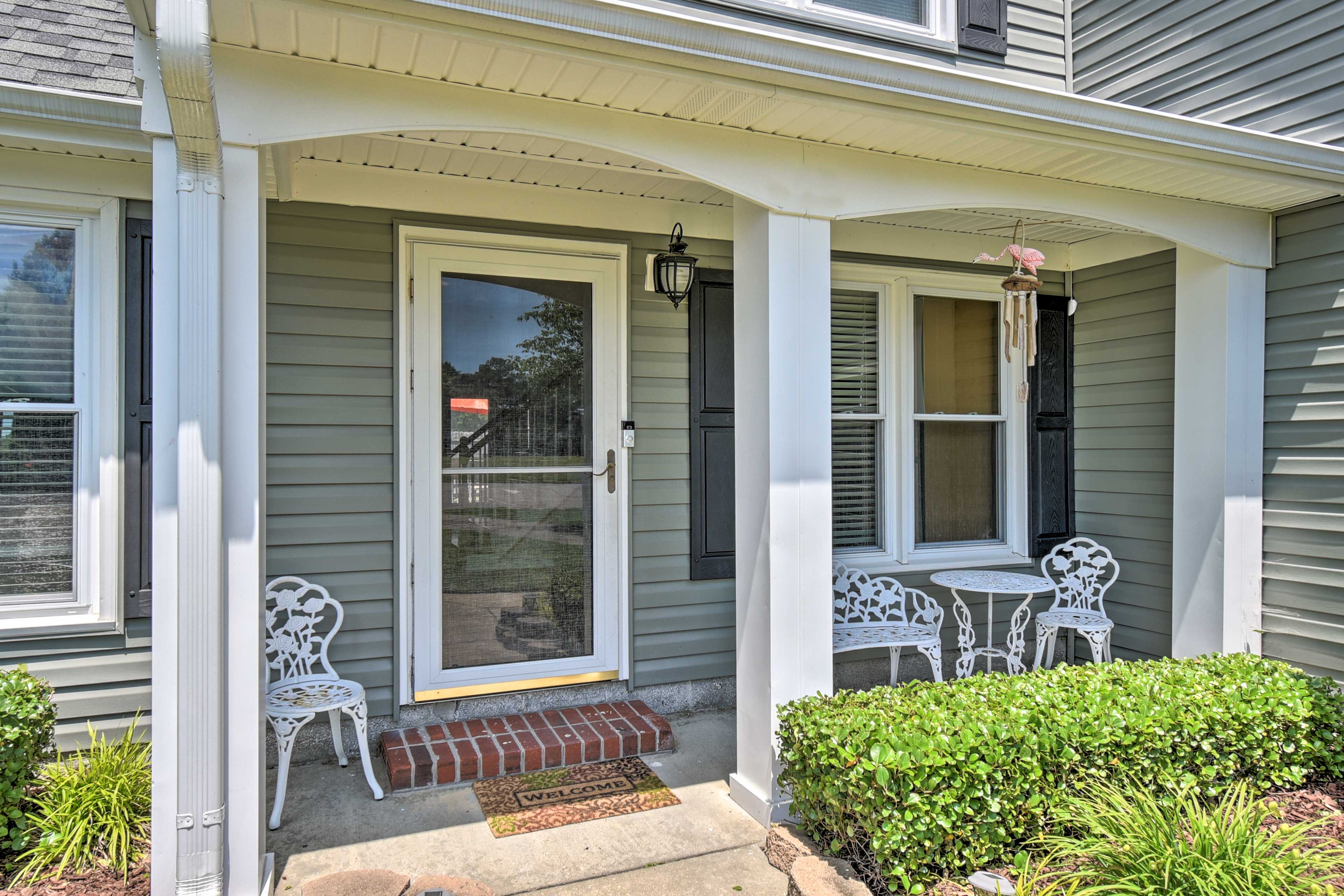 Entryway | Keyless Entry | Exterior Security Camera (Facing Out)