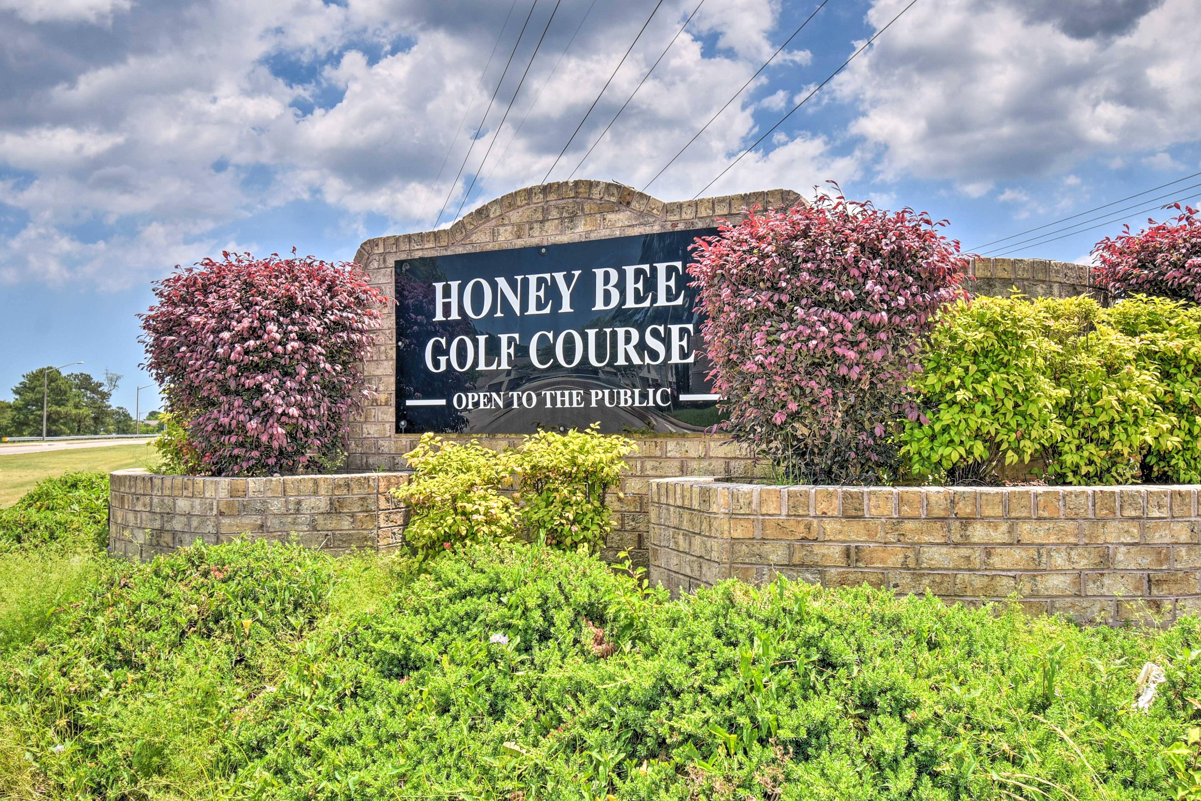 Nearby | Honey Bee Golf Course