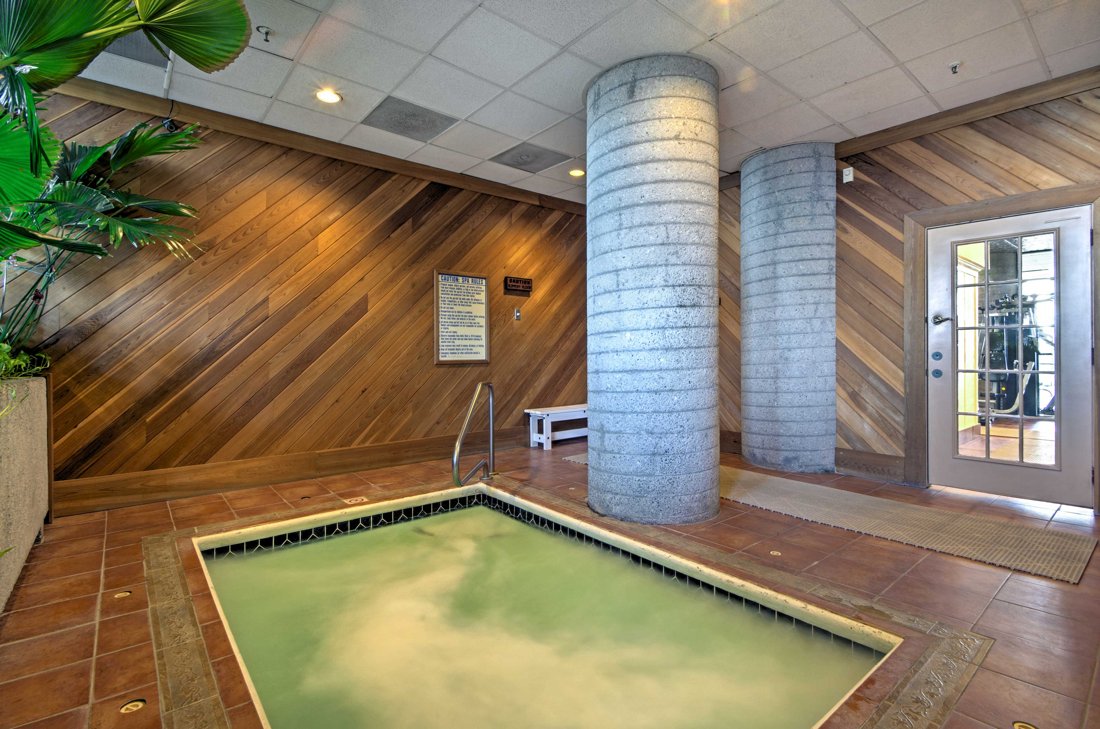 Sugar Mountain Resort | Community Hot Tub