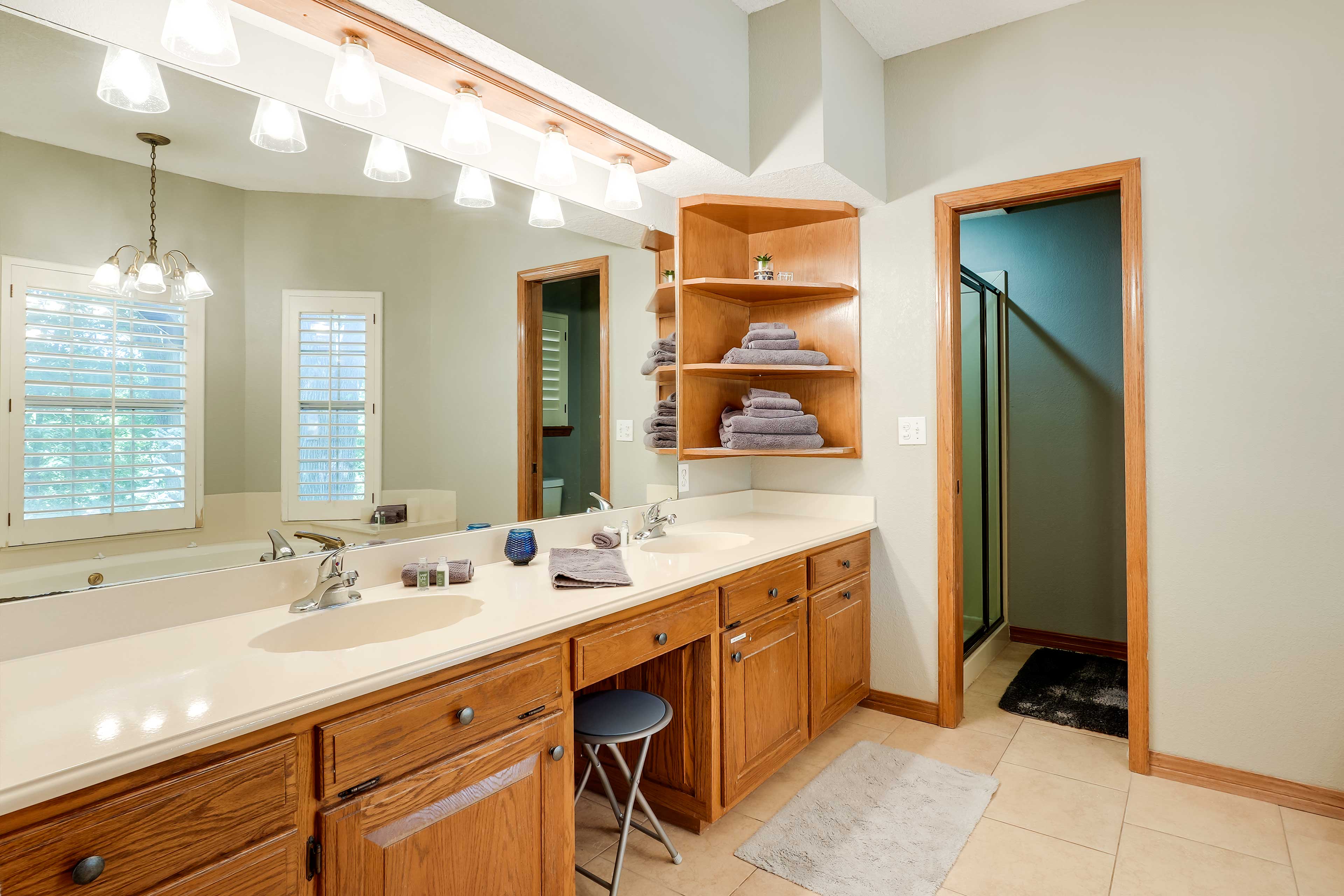 Full Bathroom | Towels & Linens Provided