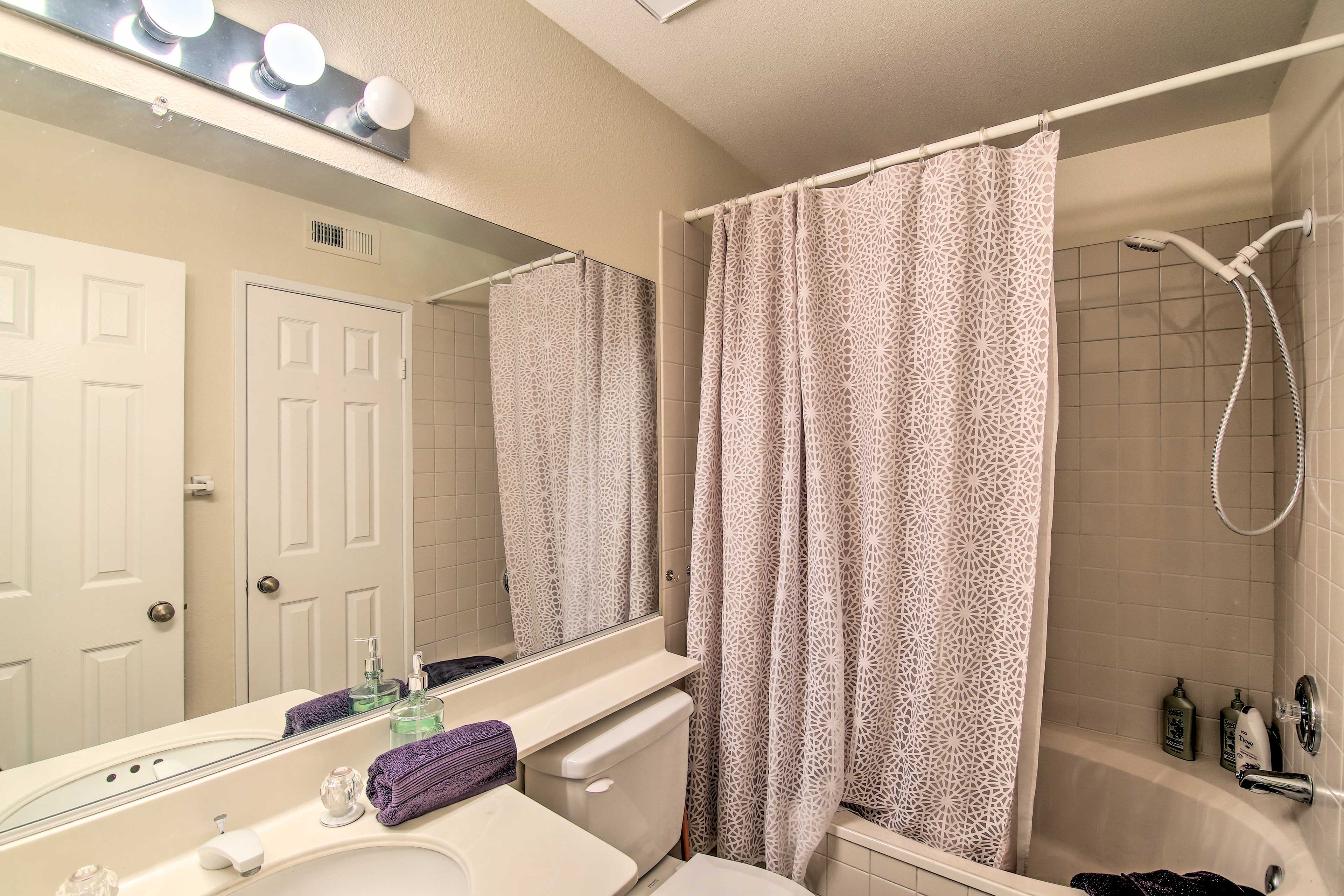 Full Bathroom | Linens & Towels