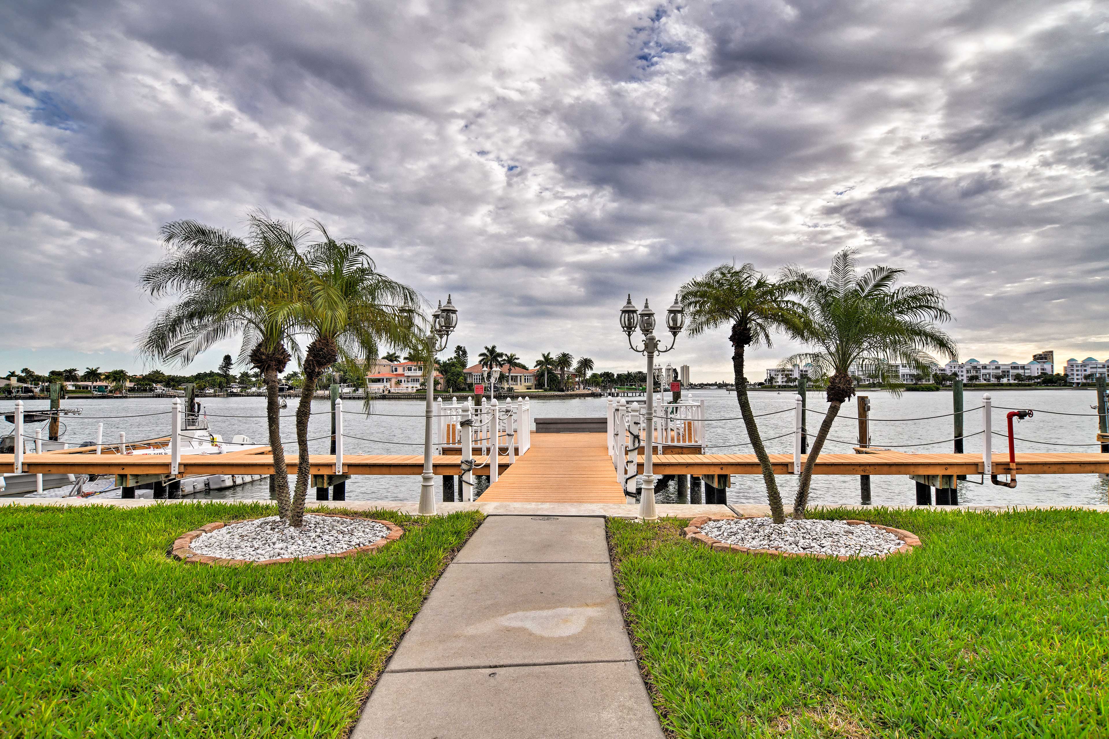 Community Amenities | Dock