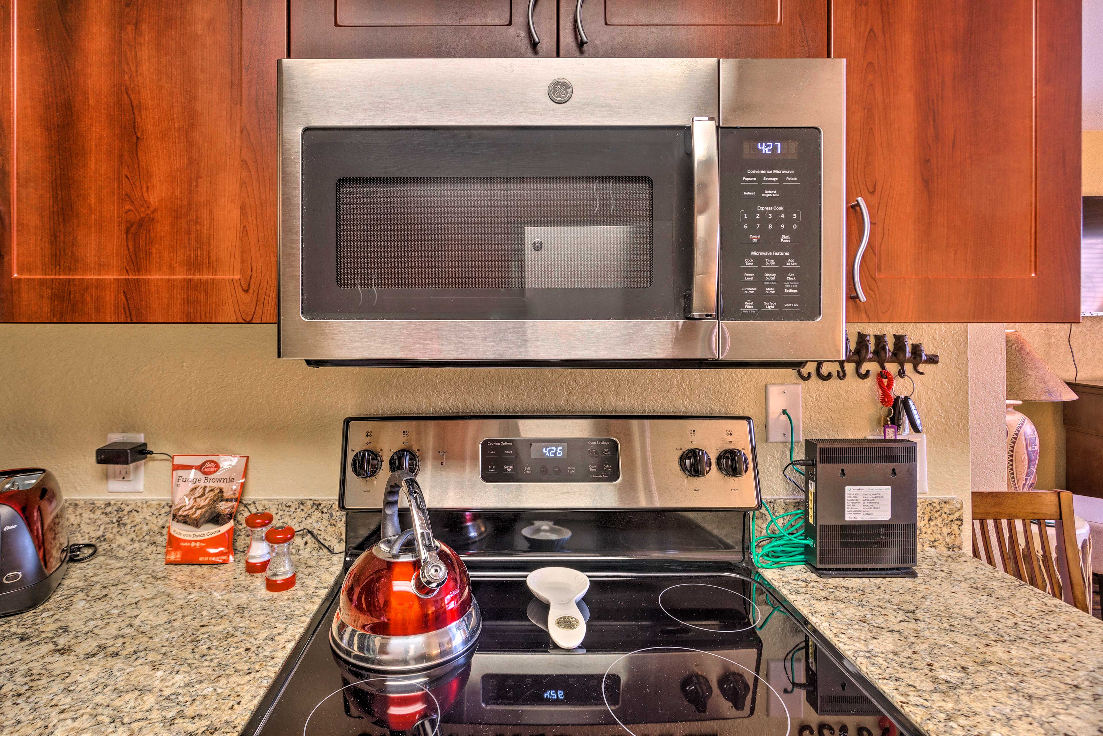 Easily prepare all your favorite meals in the fully equipped kitchen.