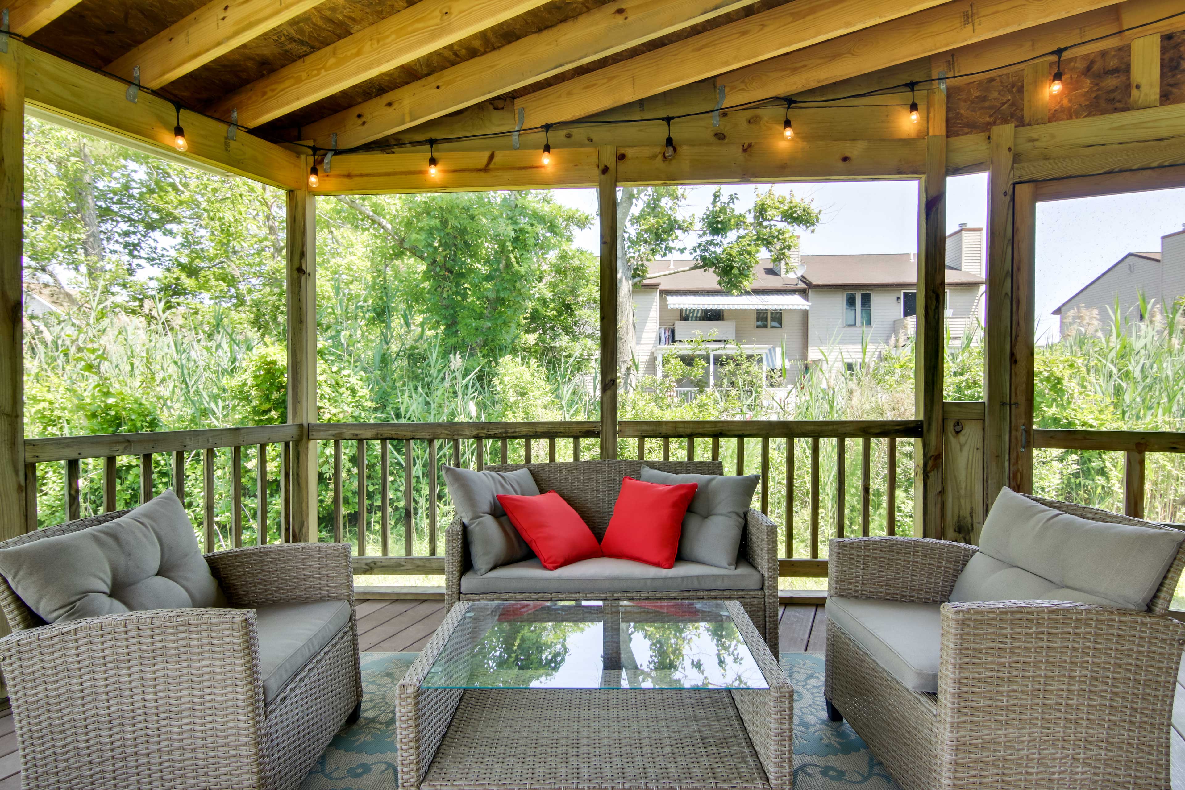 Private Deck | Ceiling Fans | Outdoor Furniture