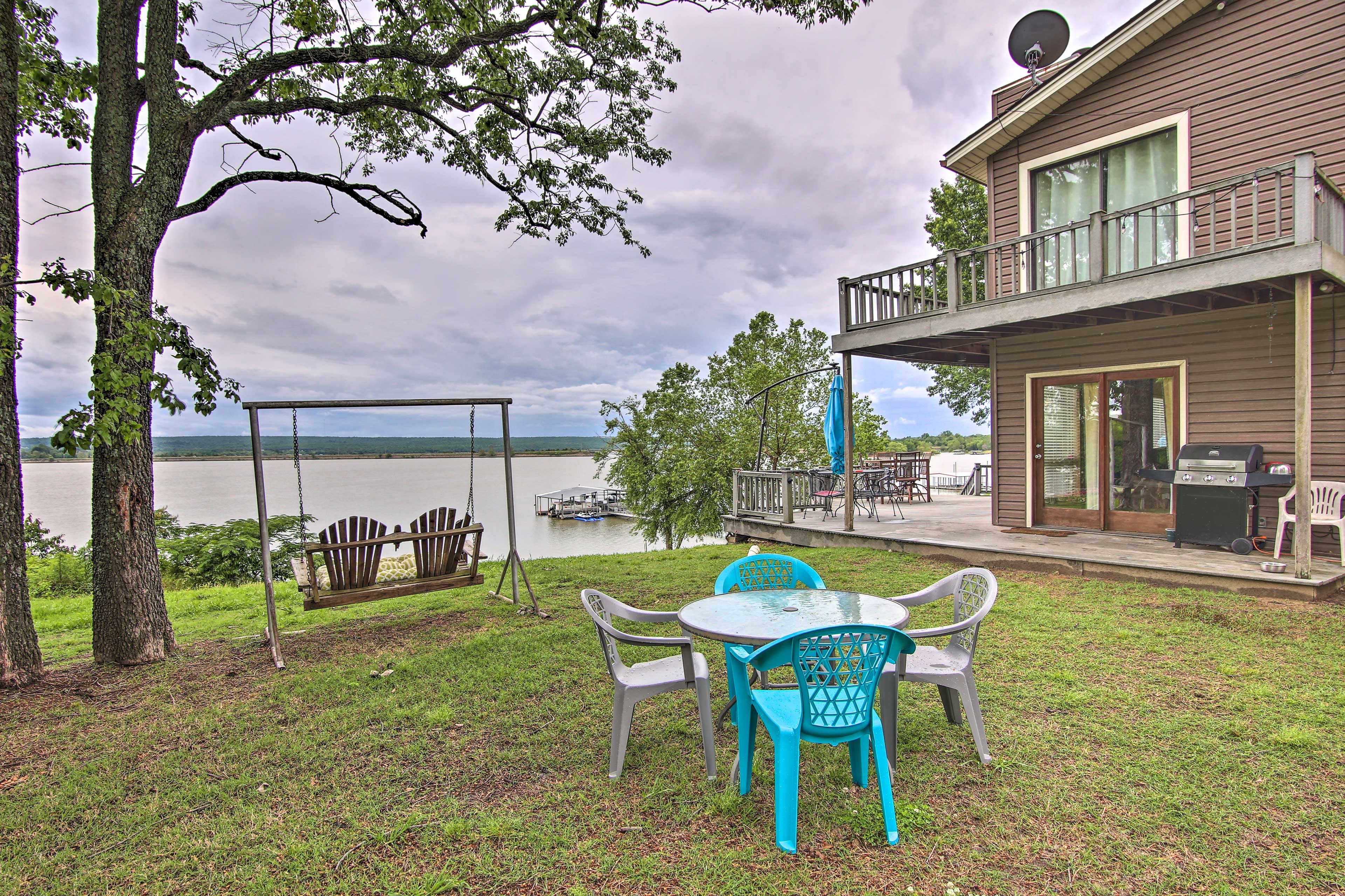 Backyard | Outdoor Dining Area | Gas Grill