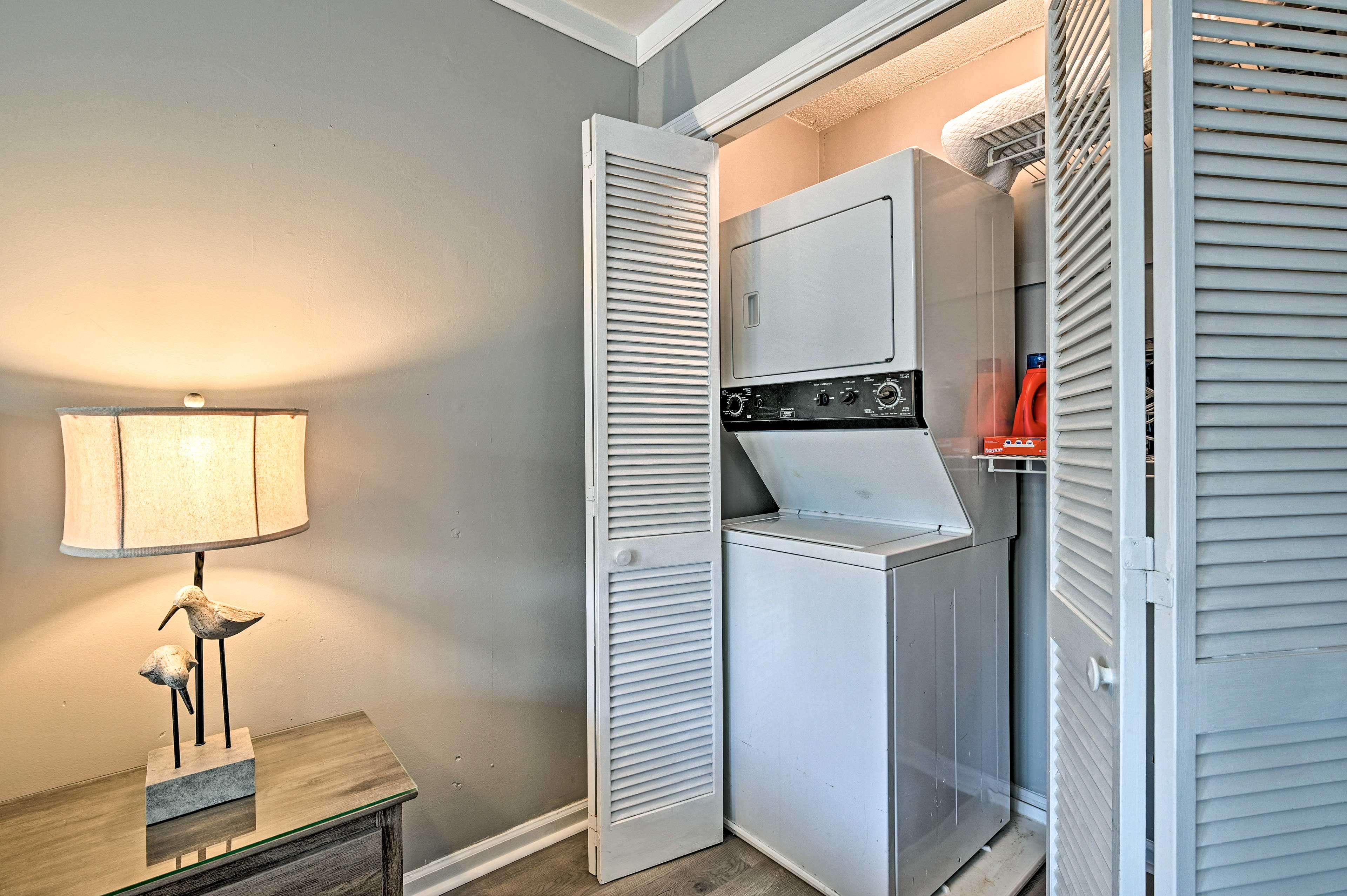 Studio | Laundry Machines | Linens/Towels Provided