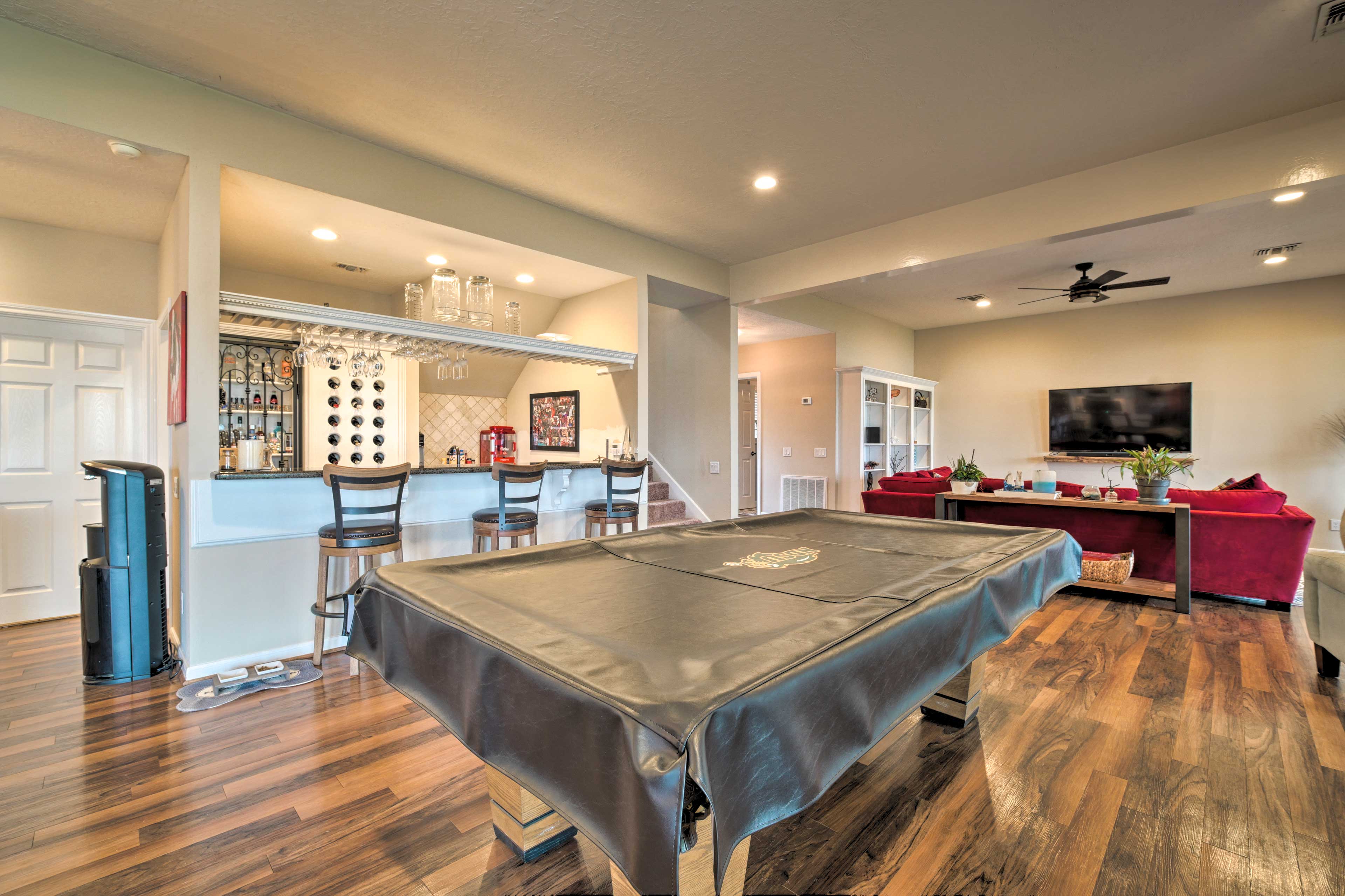 Lavish Lakefront House w/ Pool Table & Patio!