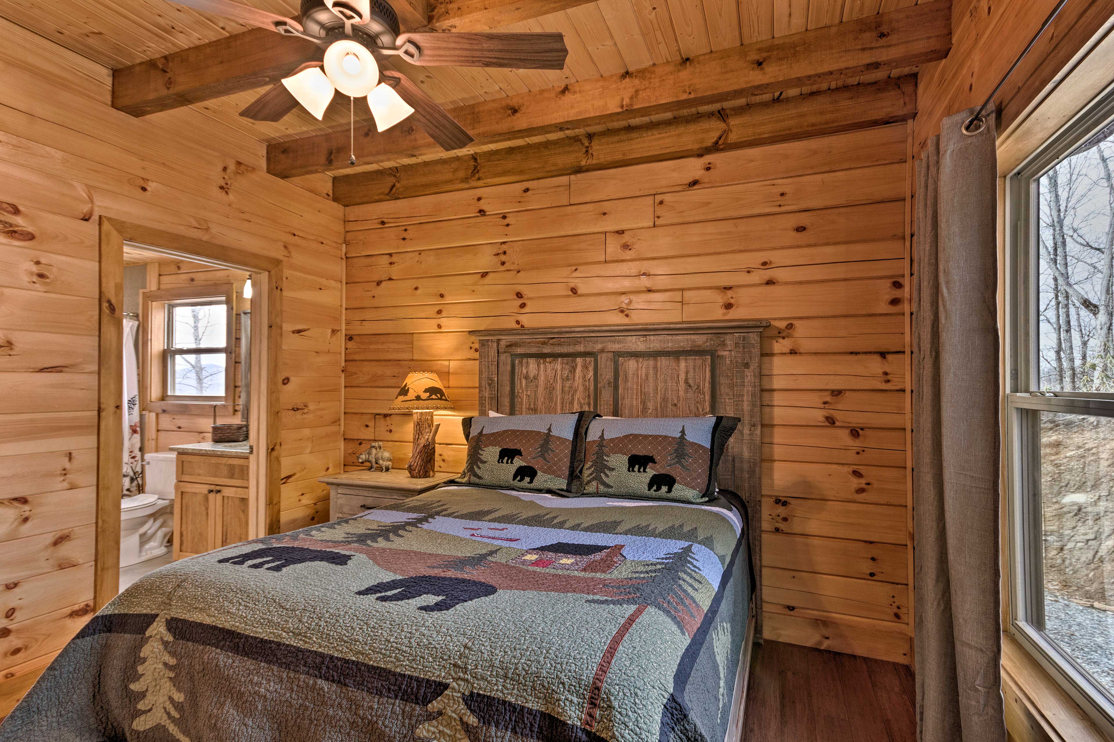 Two Bedroom Rustic Log Cabin Rental in the Mountains Near Bryson City NC