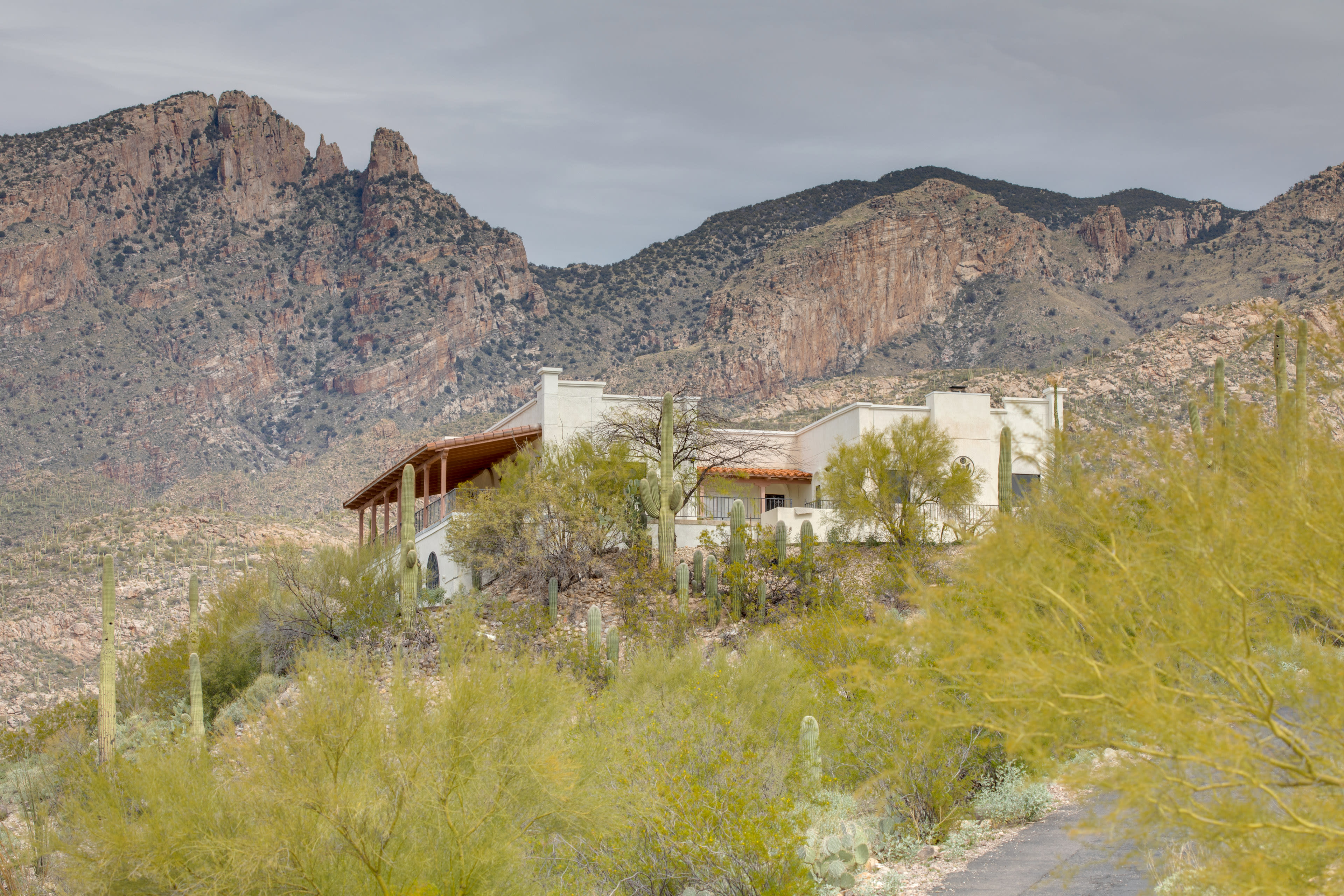 Tucson Vacation Rental | 4BR | 4BA | 4,000 Sq Ft | Stairs to Access