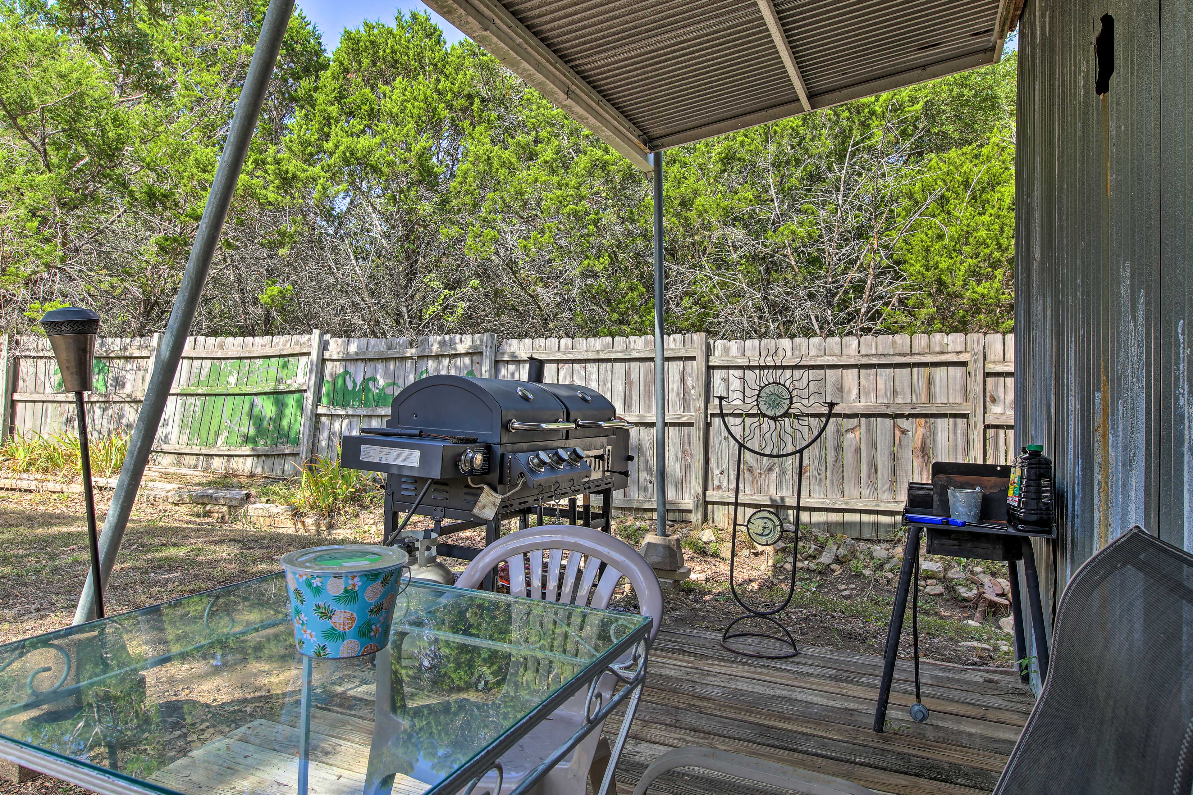 Shared Backyard | Gas/Charcoal Grill