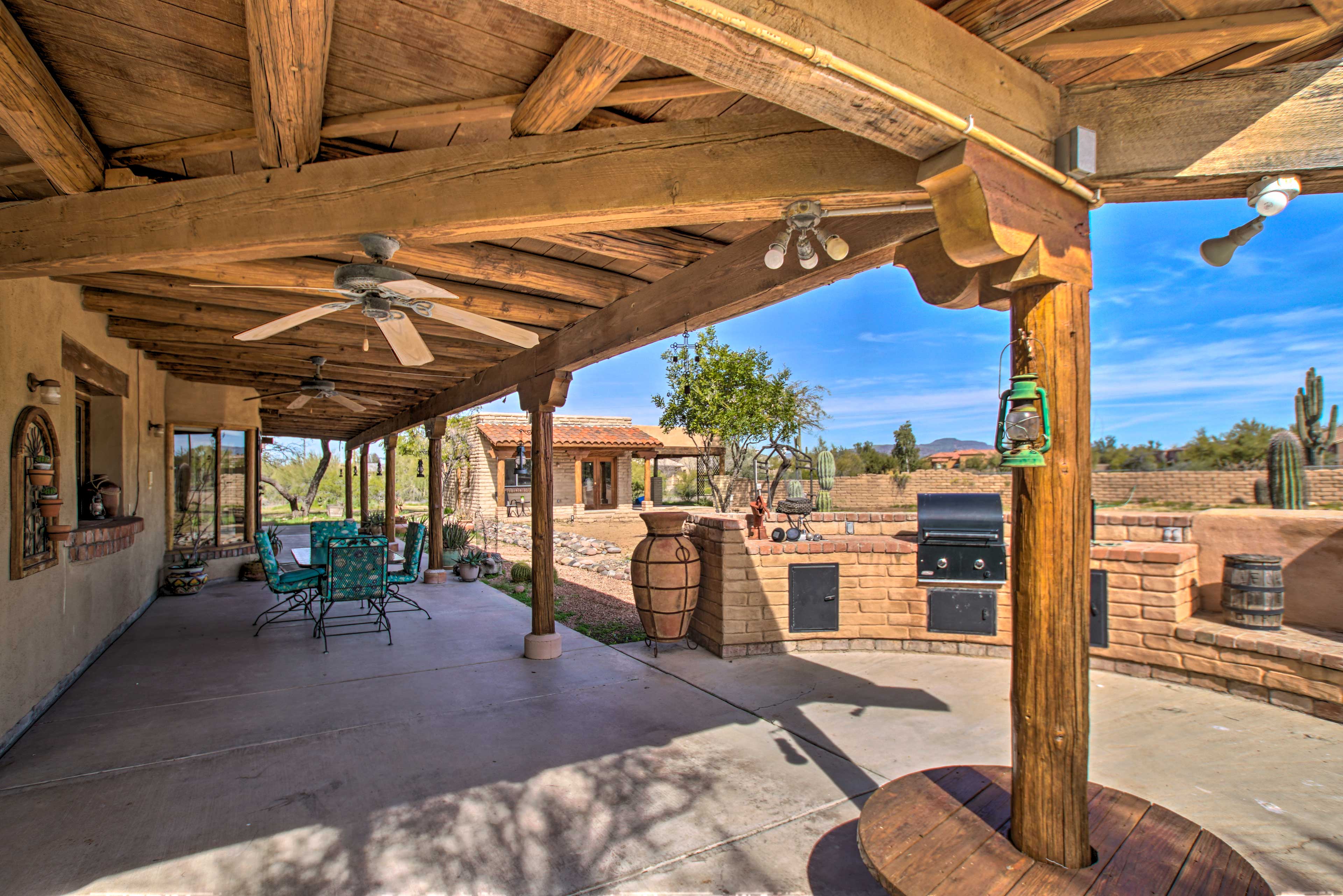 Covered Patio | Gas Grill