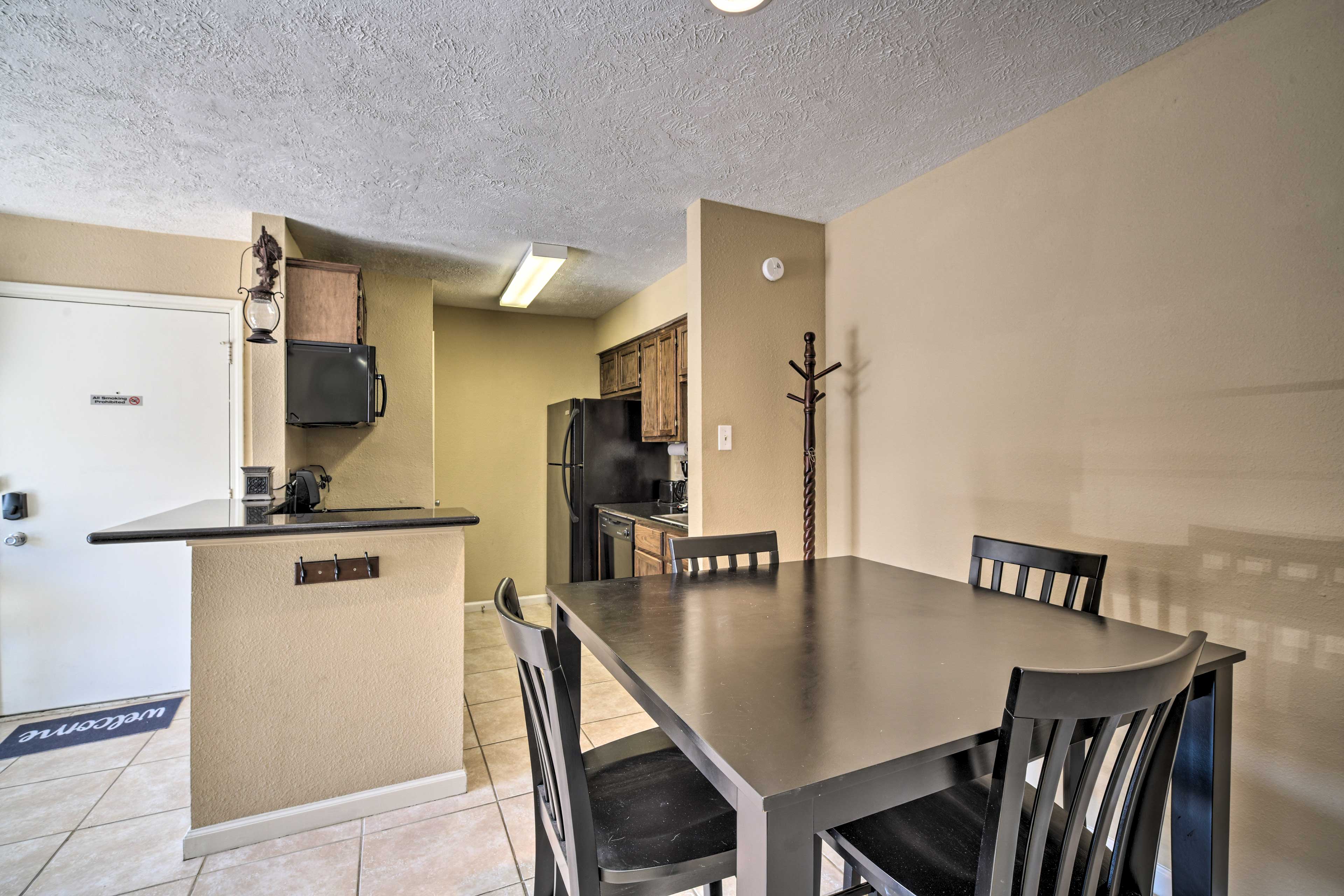 Dining Area | Dishes & Flatware Provided