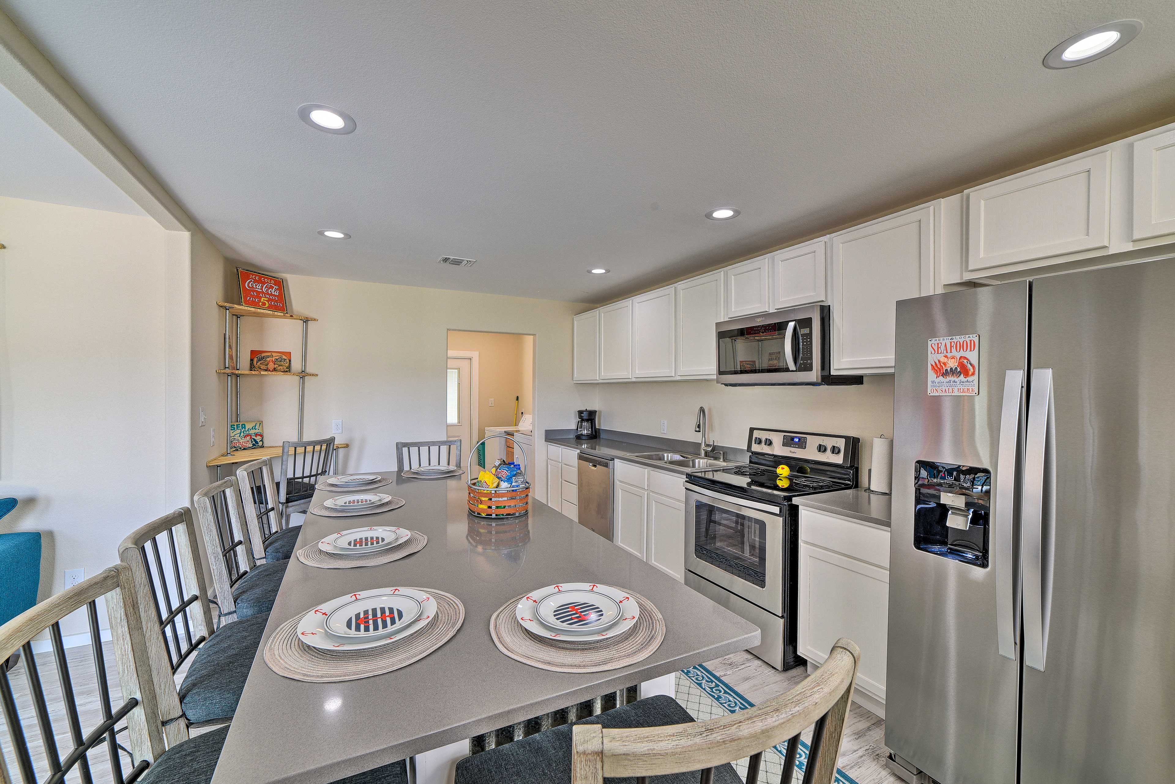 Dining Area | Dishware & Flatware