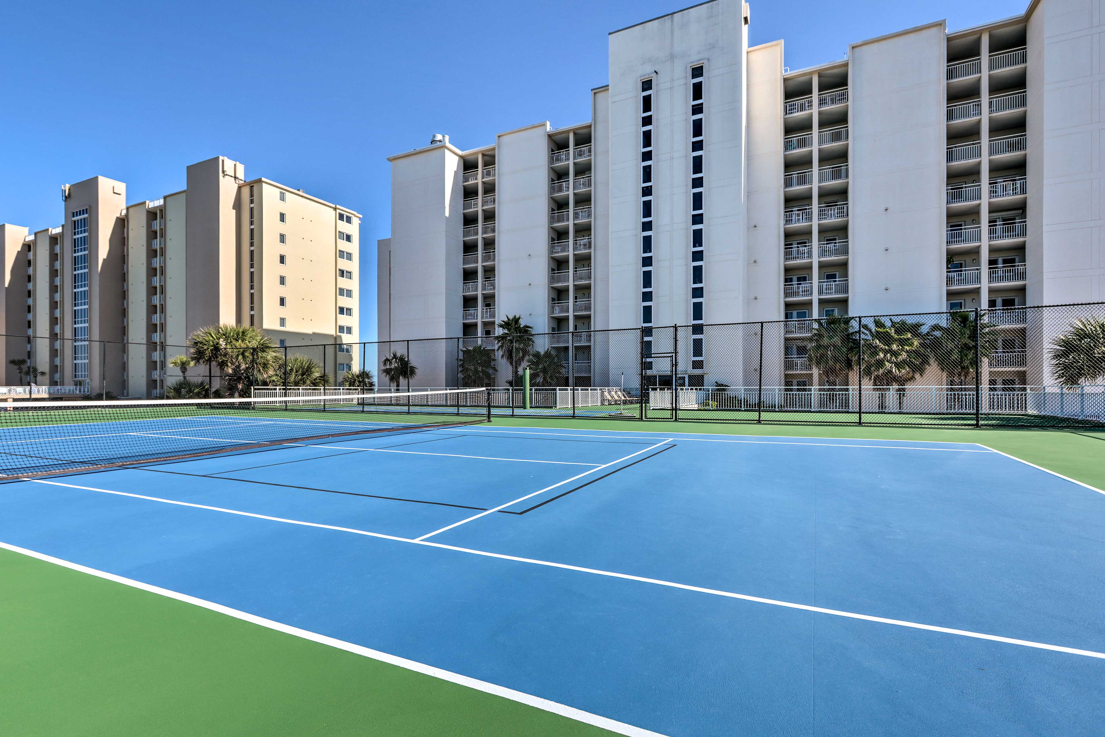 Blue Surf Condos | Community Amenities