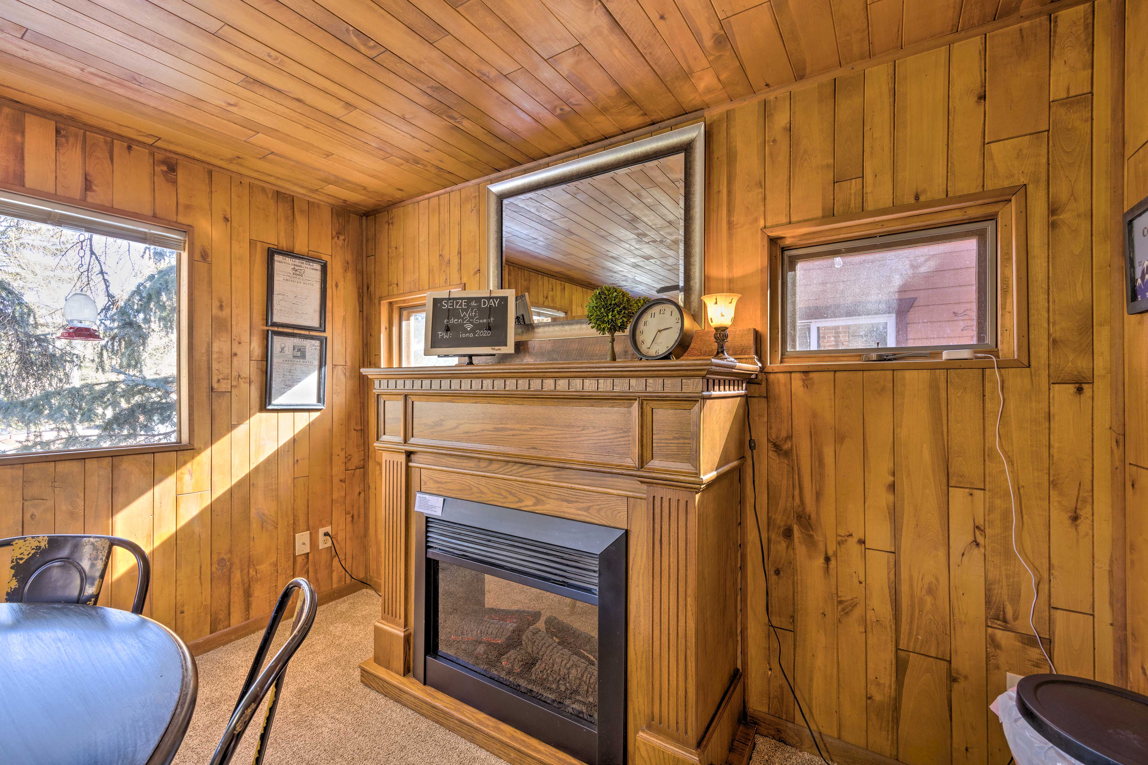 Dining Room | Electric Fireplace