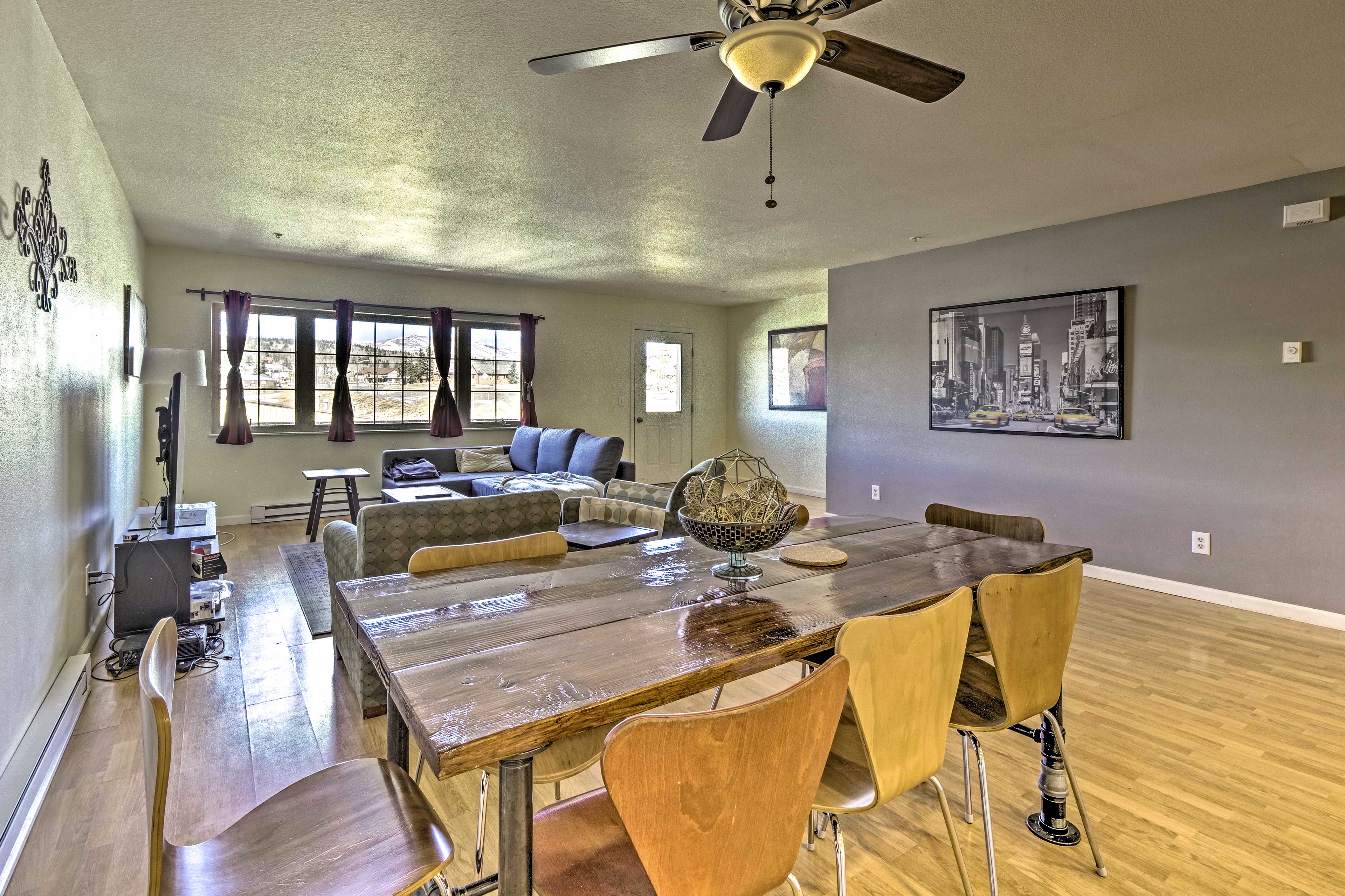 Dining Space | Dishware/Flatware | 3-Story Townhome | 2nd Floor