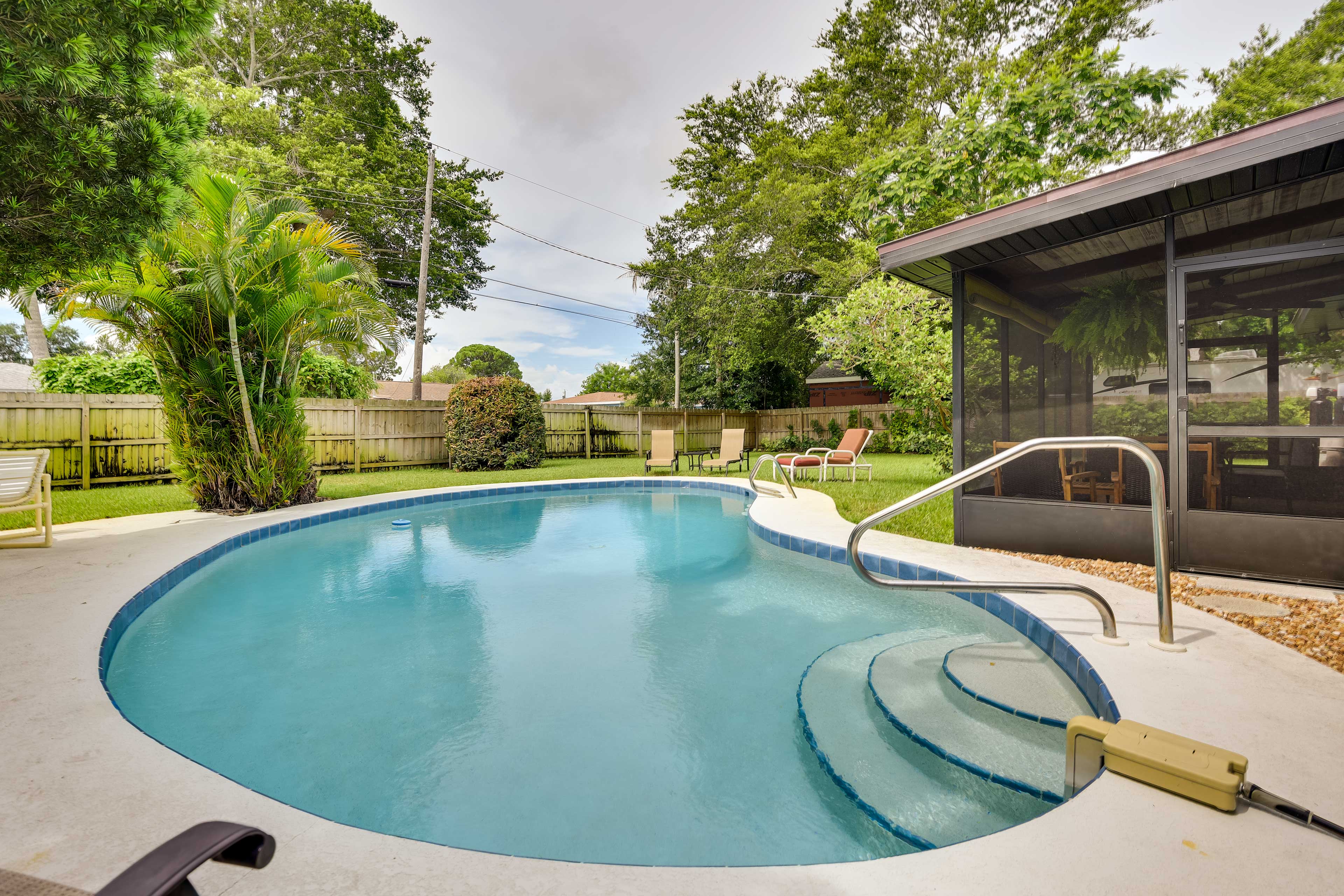 Bradenton Vacation Rental | 2BR | 2BA | 800 Sq Ft | Step-Free Access