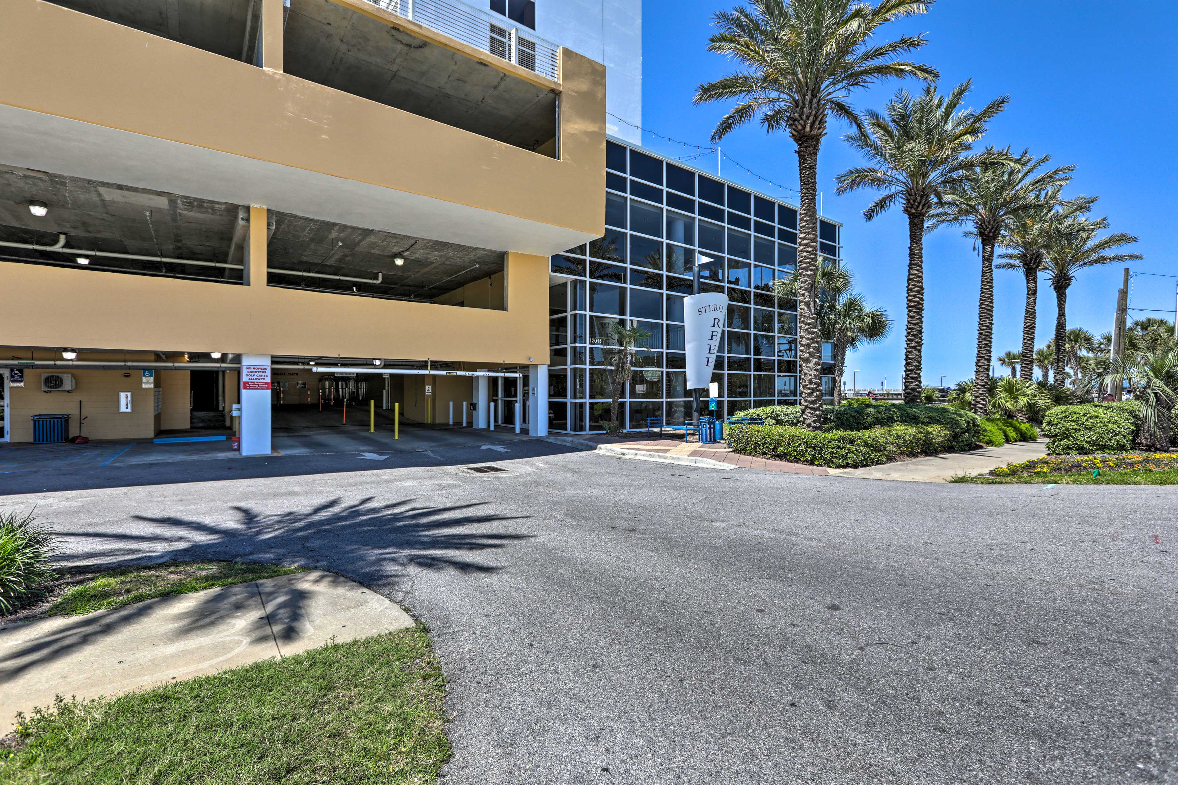 Parking | Community Parking Garage (2 Vehicles)