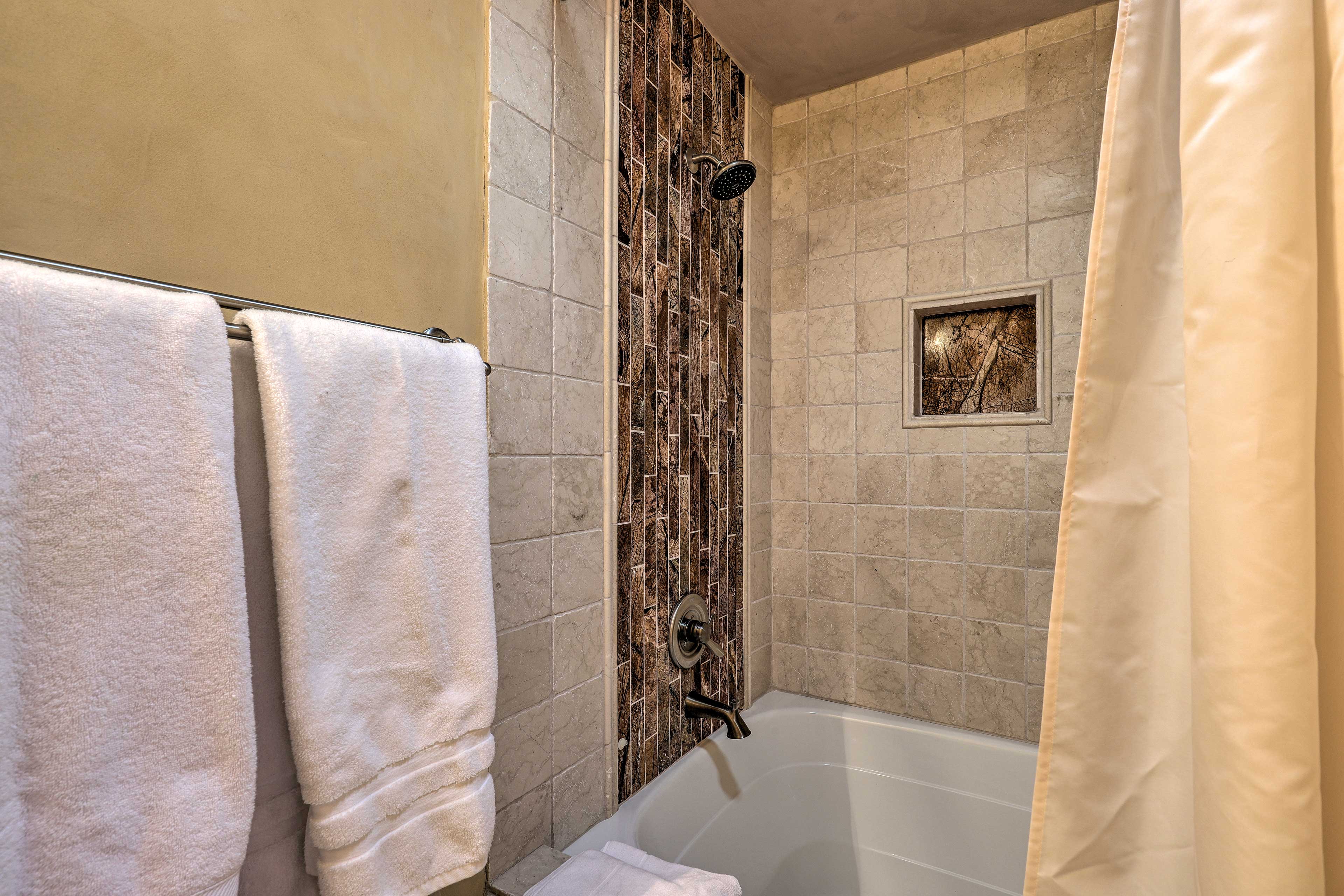 Full Bathroom | Towels & Linens Provided