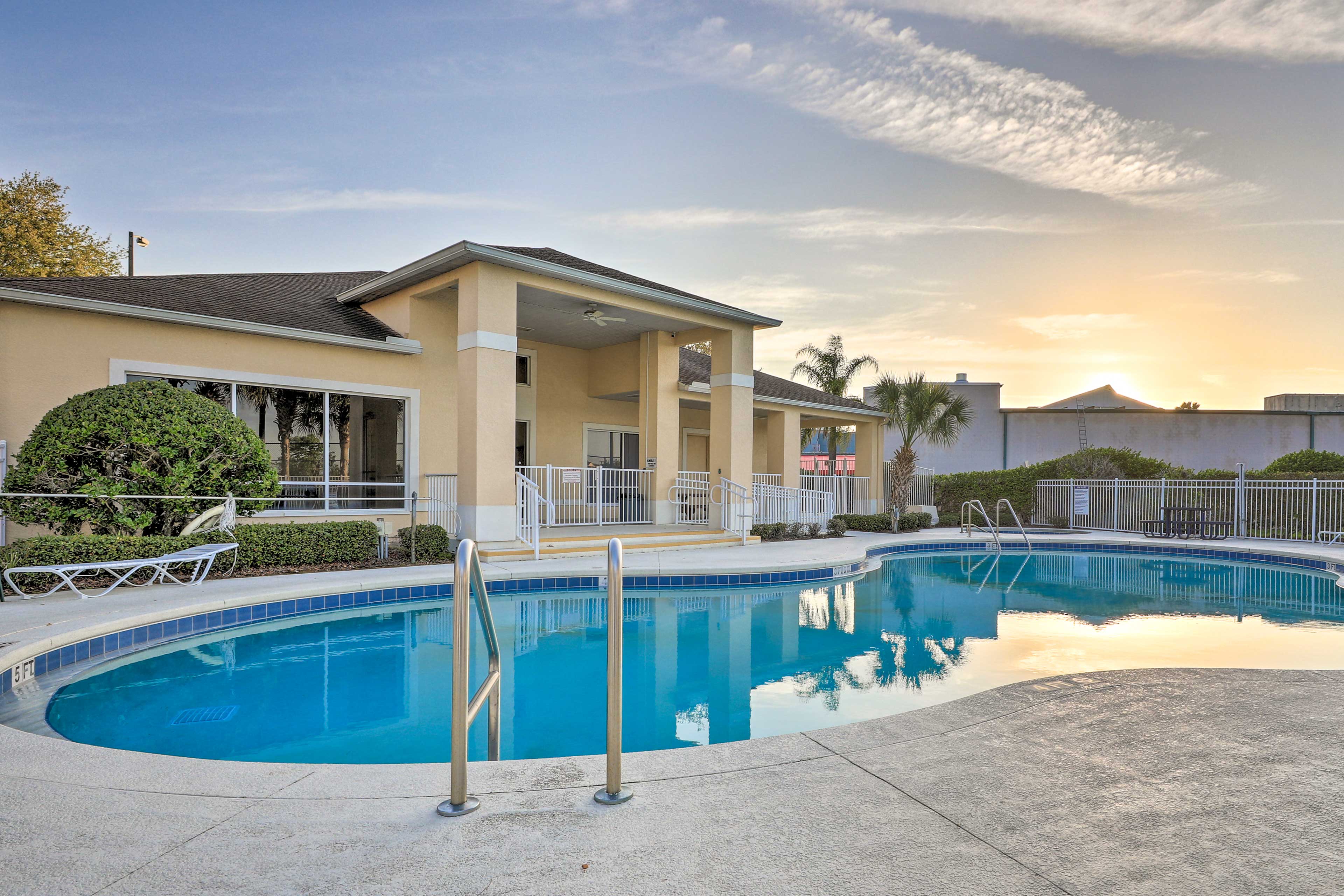 Community Amenities | Outdoor Pool & Hot Tub