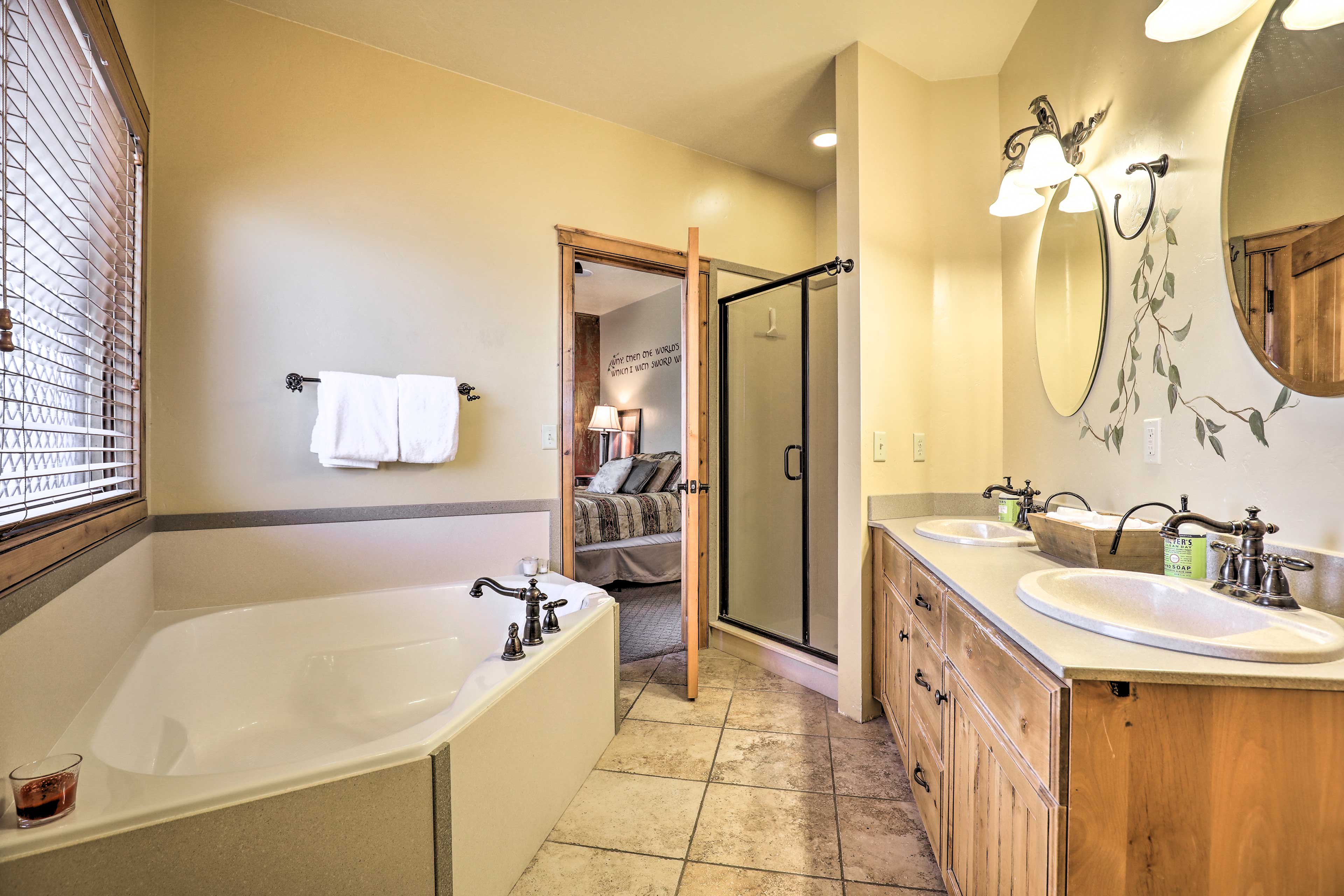 En-Suite Bathroom | Soaking Tub | Shower | Towels & Linens Provided