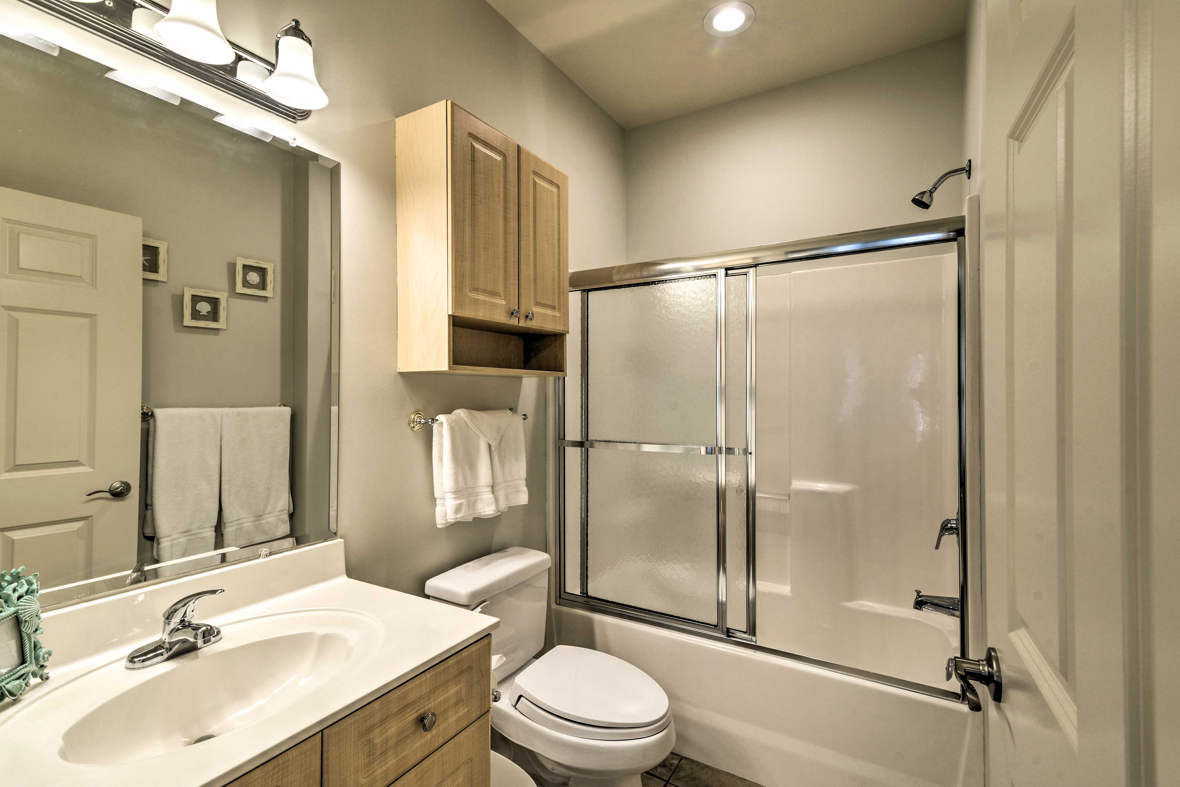 En-Suite Bathroom | Towels Provided