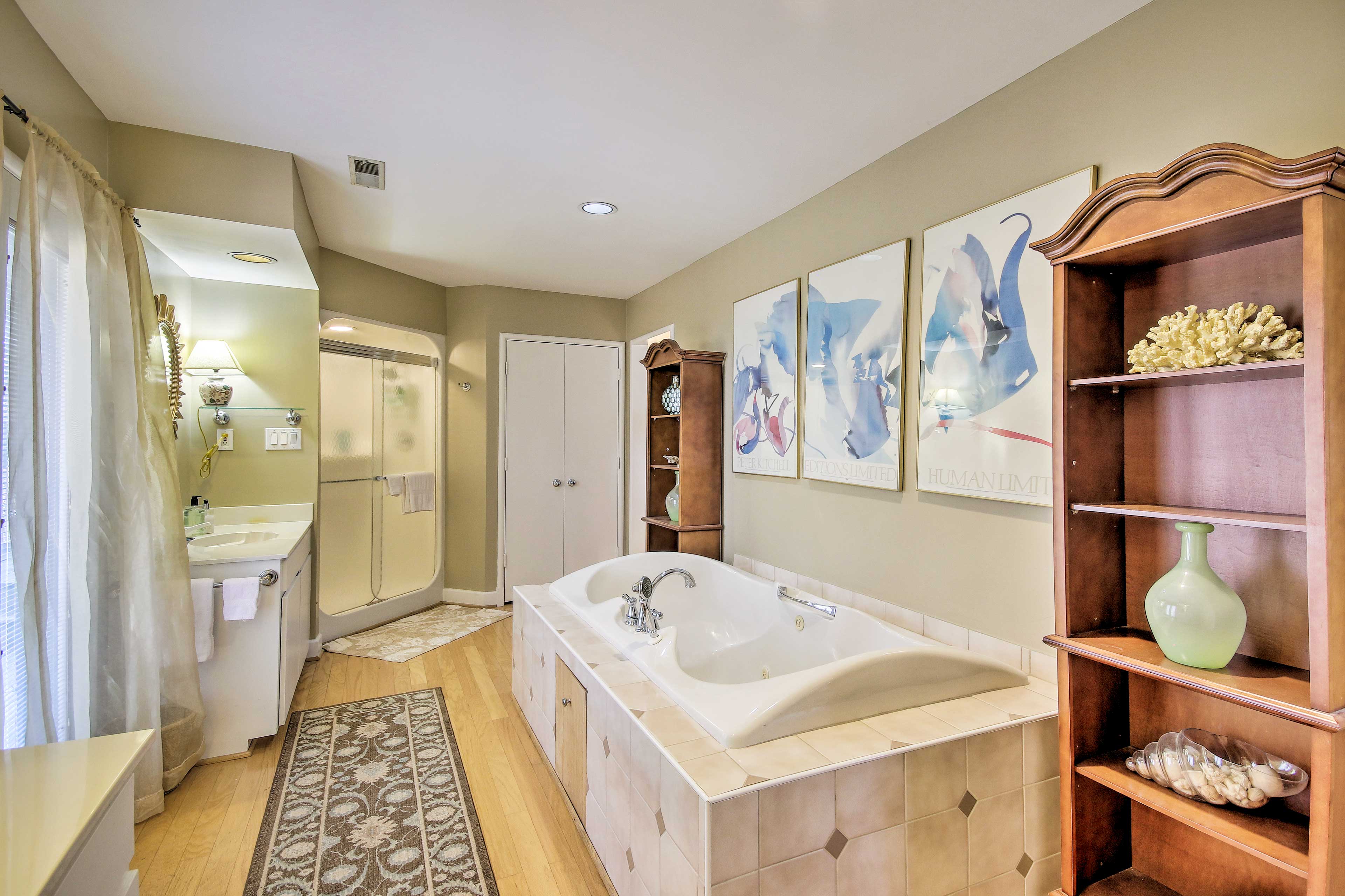 En-Suite Bathroom | Jetted Tub