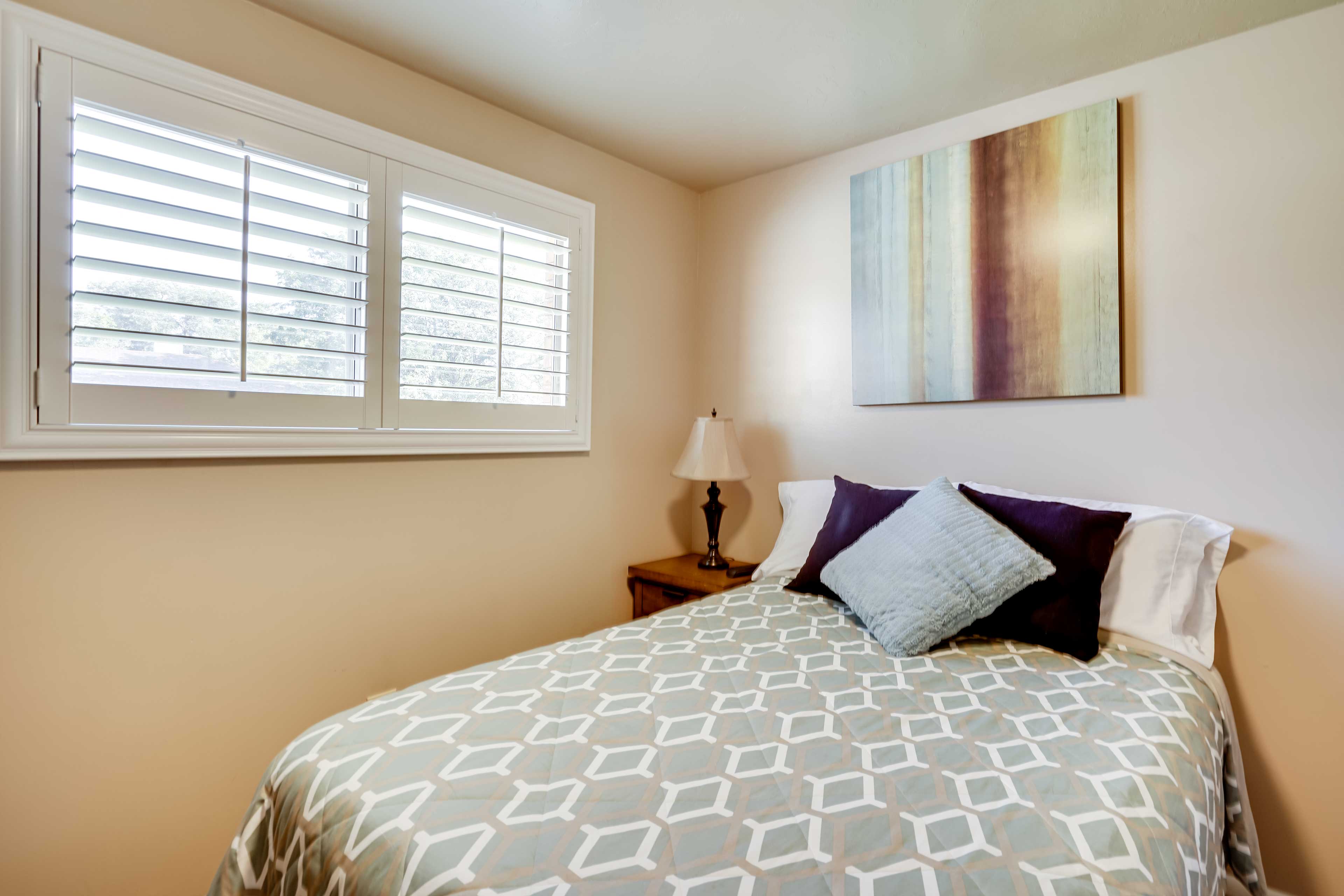 Bedroom 2 | Full Bed | Washer & Dryer