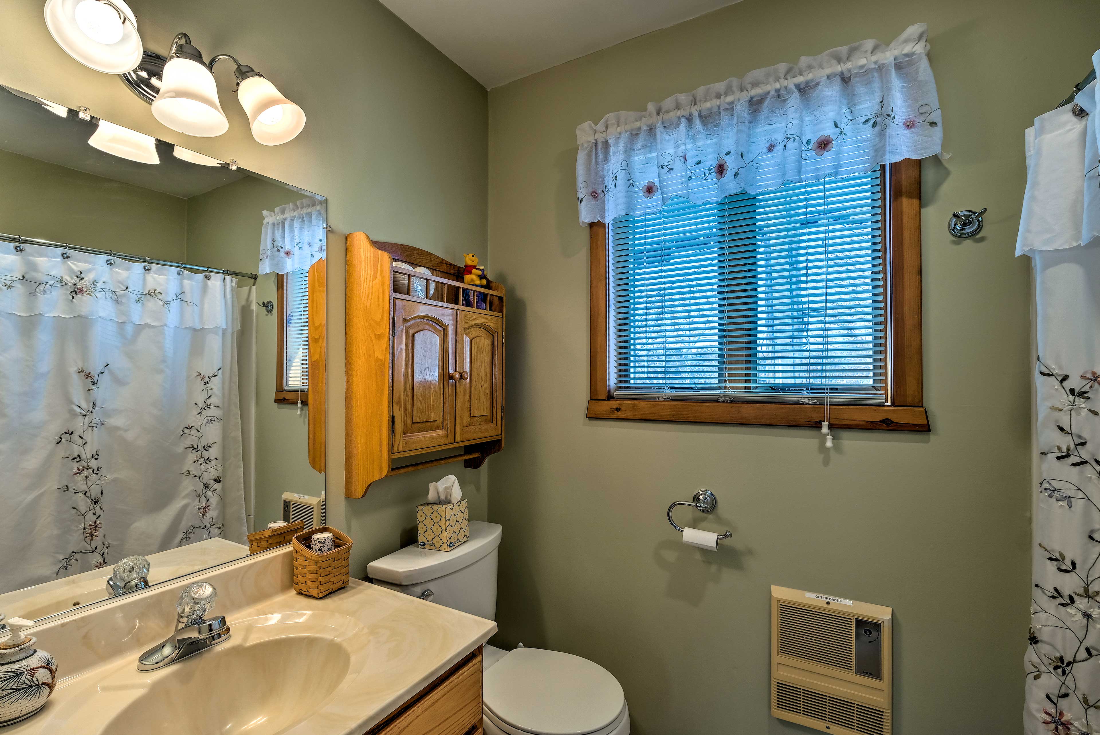 Full Bathroom | Linens & Towels