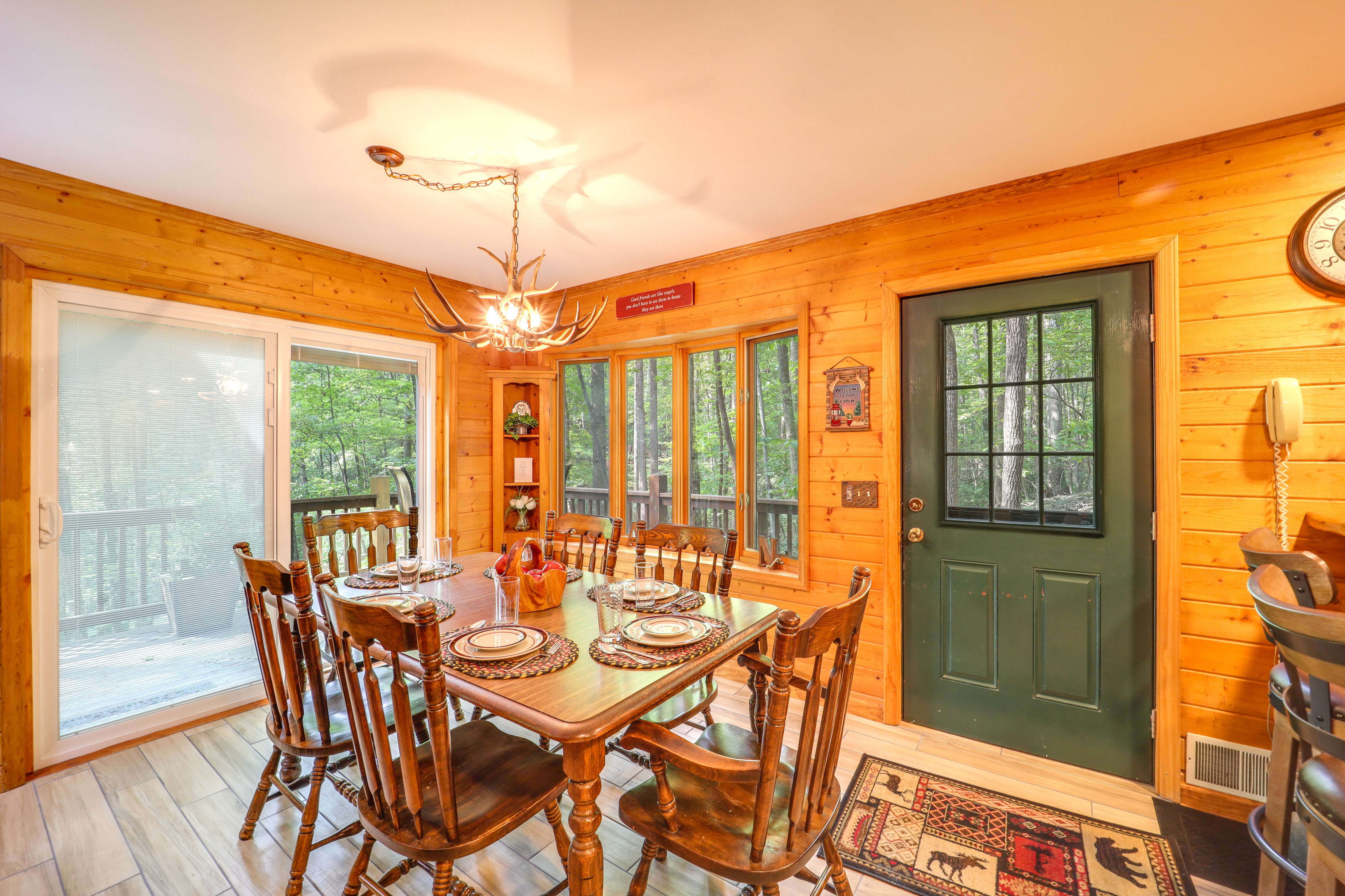 Dining Table | Dishware Provided