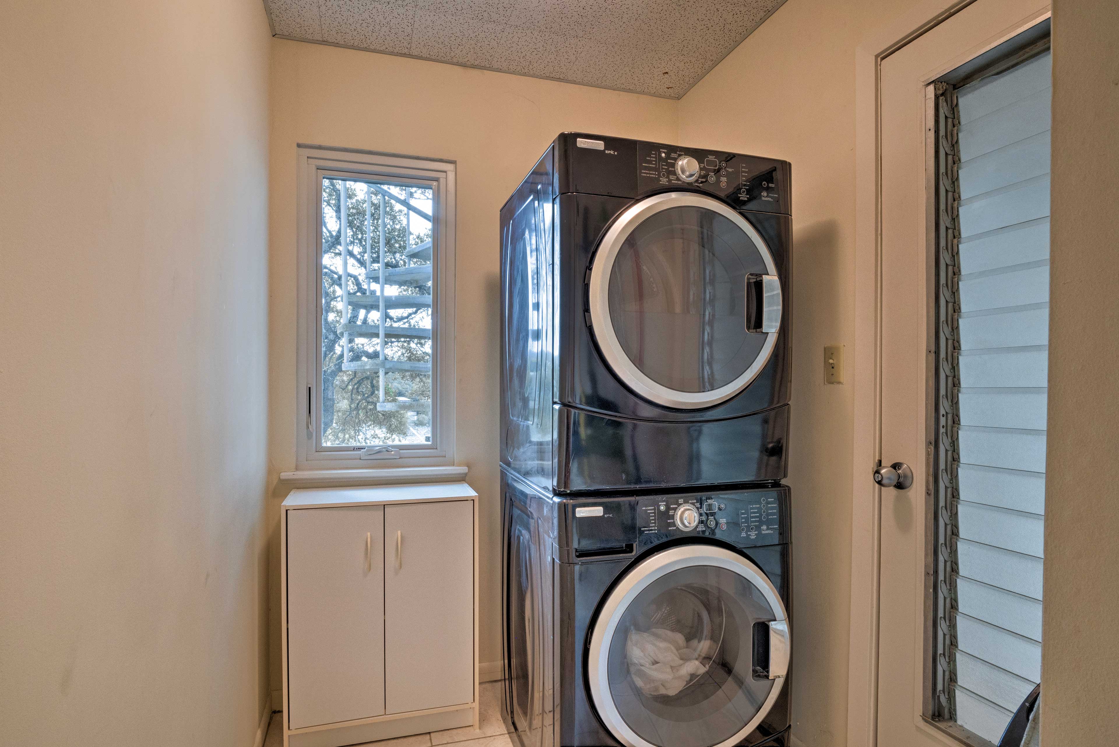 Full Bathroom | In-Unit Laundry