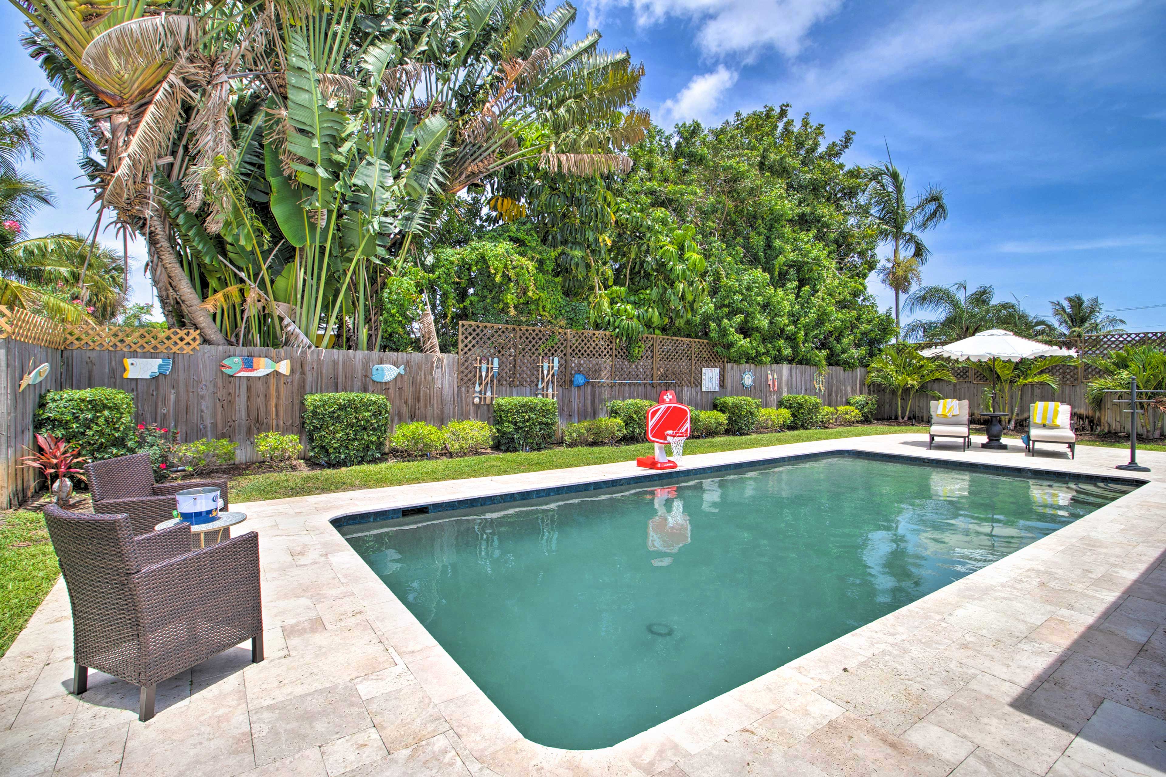 Private Pool | Depth (3' - 9')