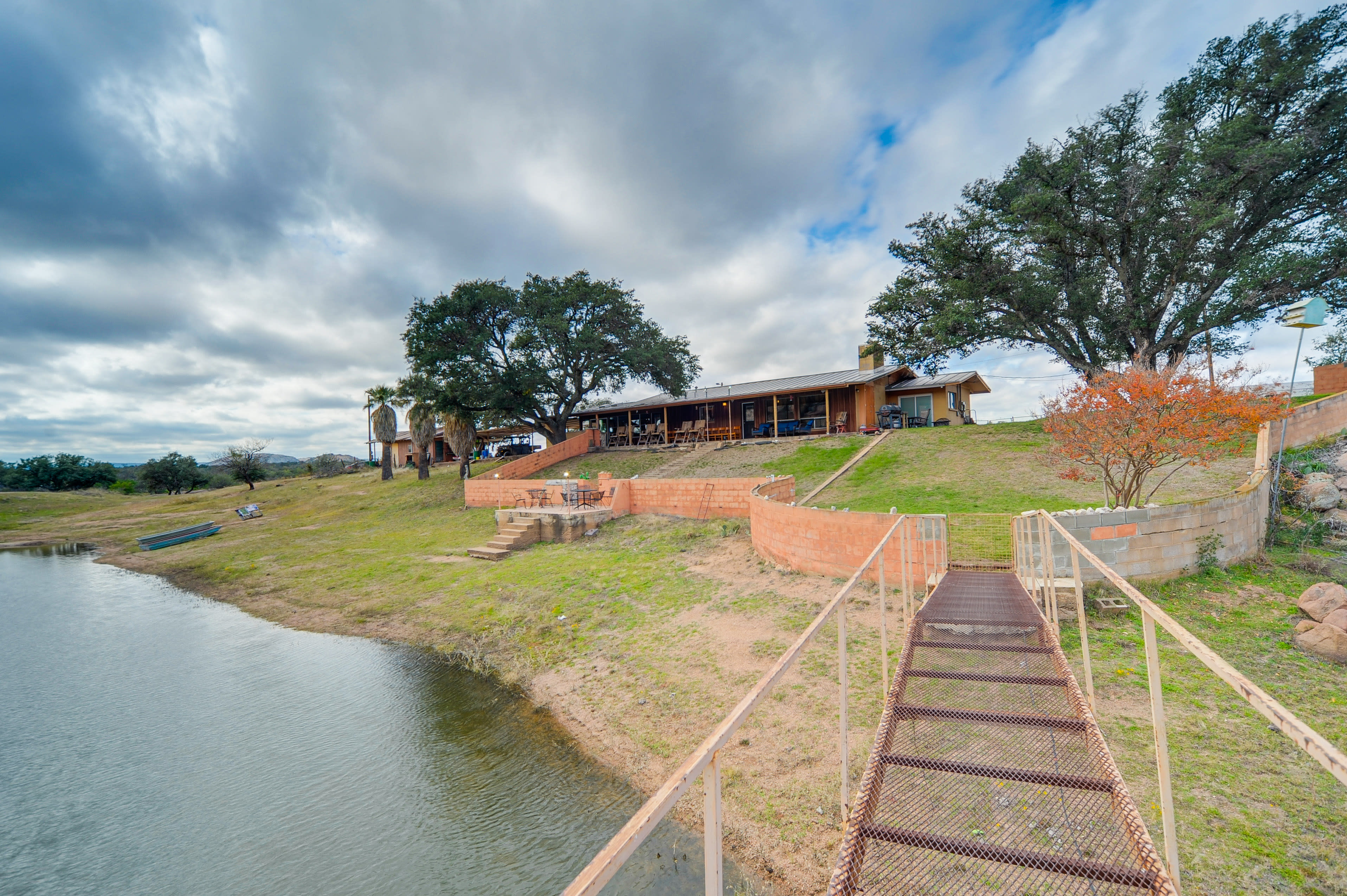 Llano Vacation Rental | 5BR | 3BA | Stairs Required | 3,200 Sq Ft