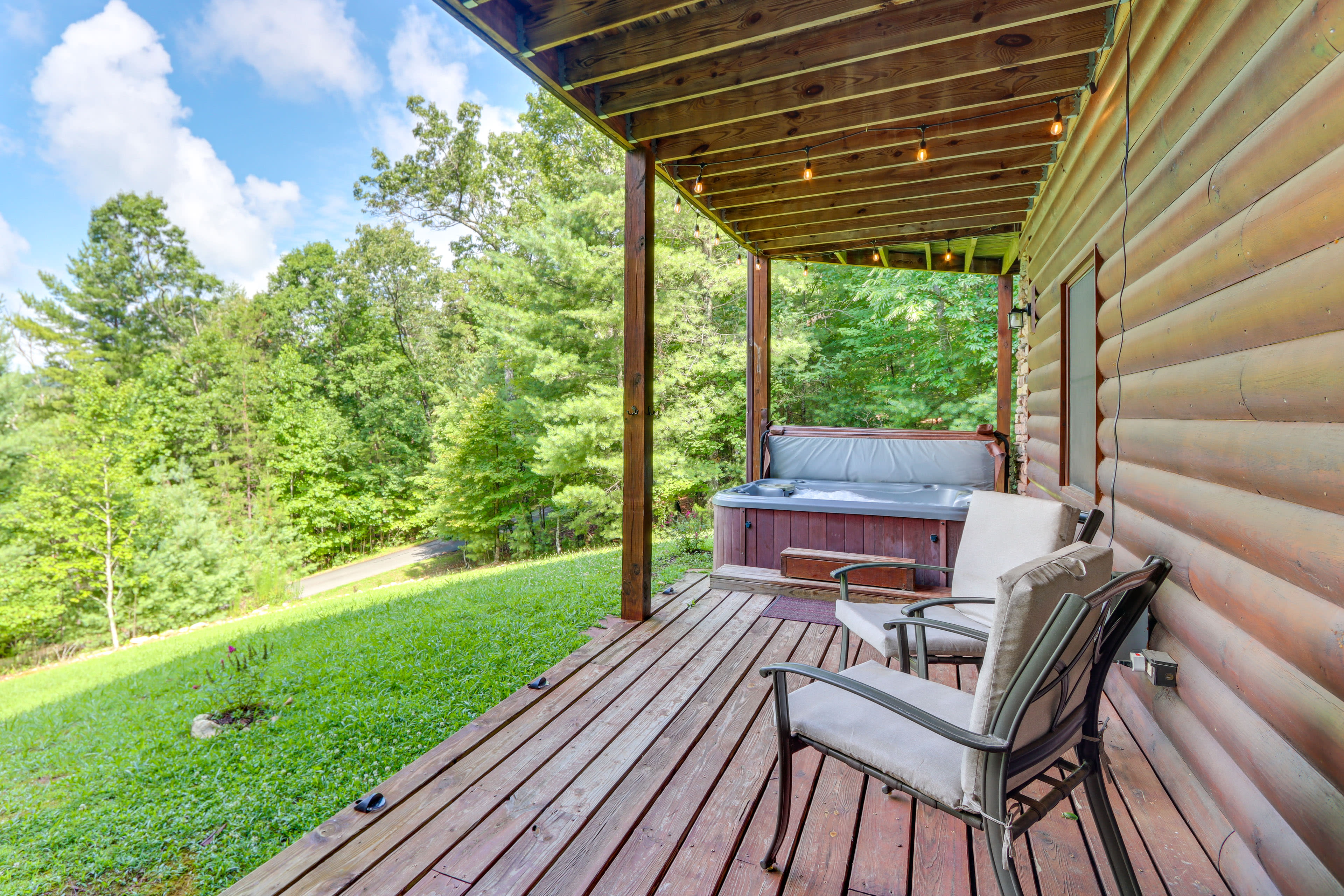 Lower-Level Deck