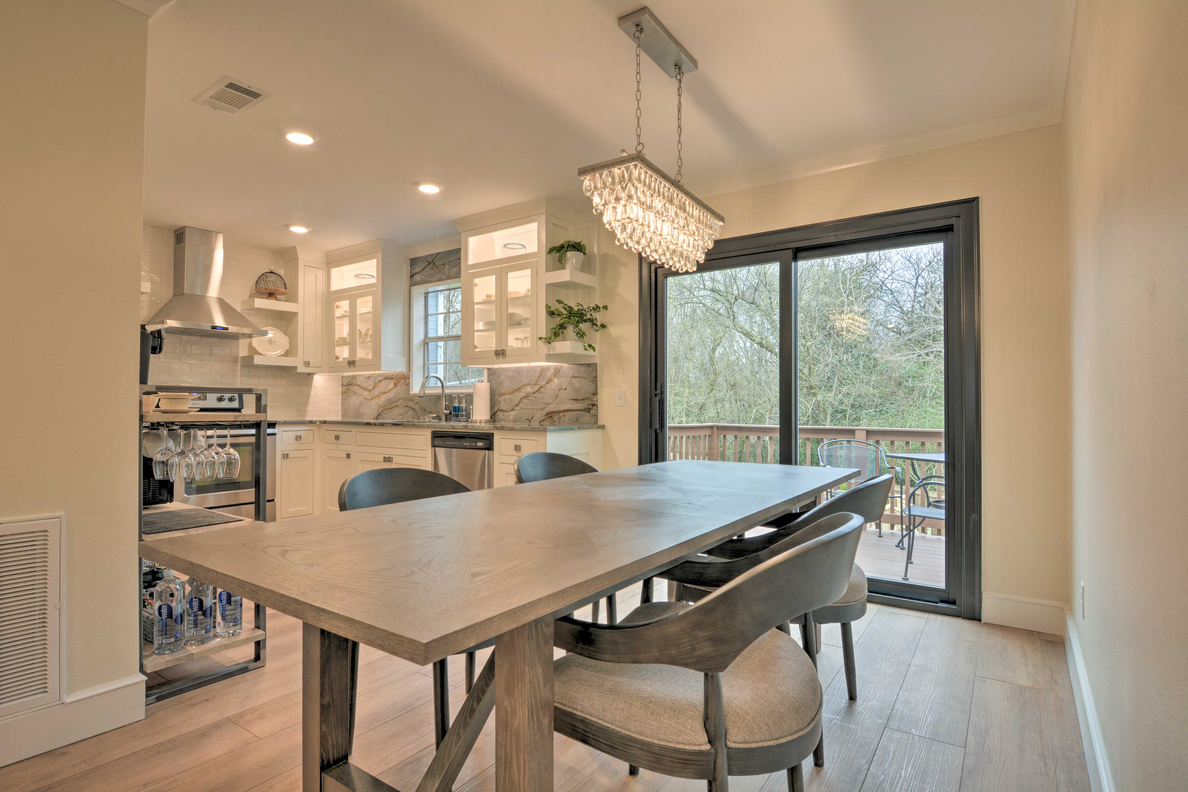 Dining Area | Dishware & Flatware