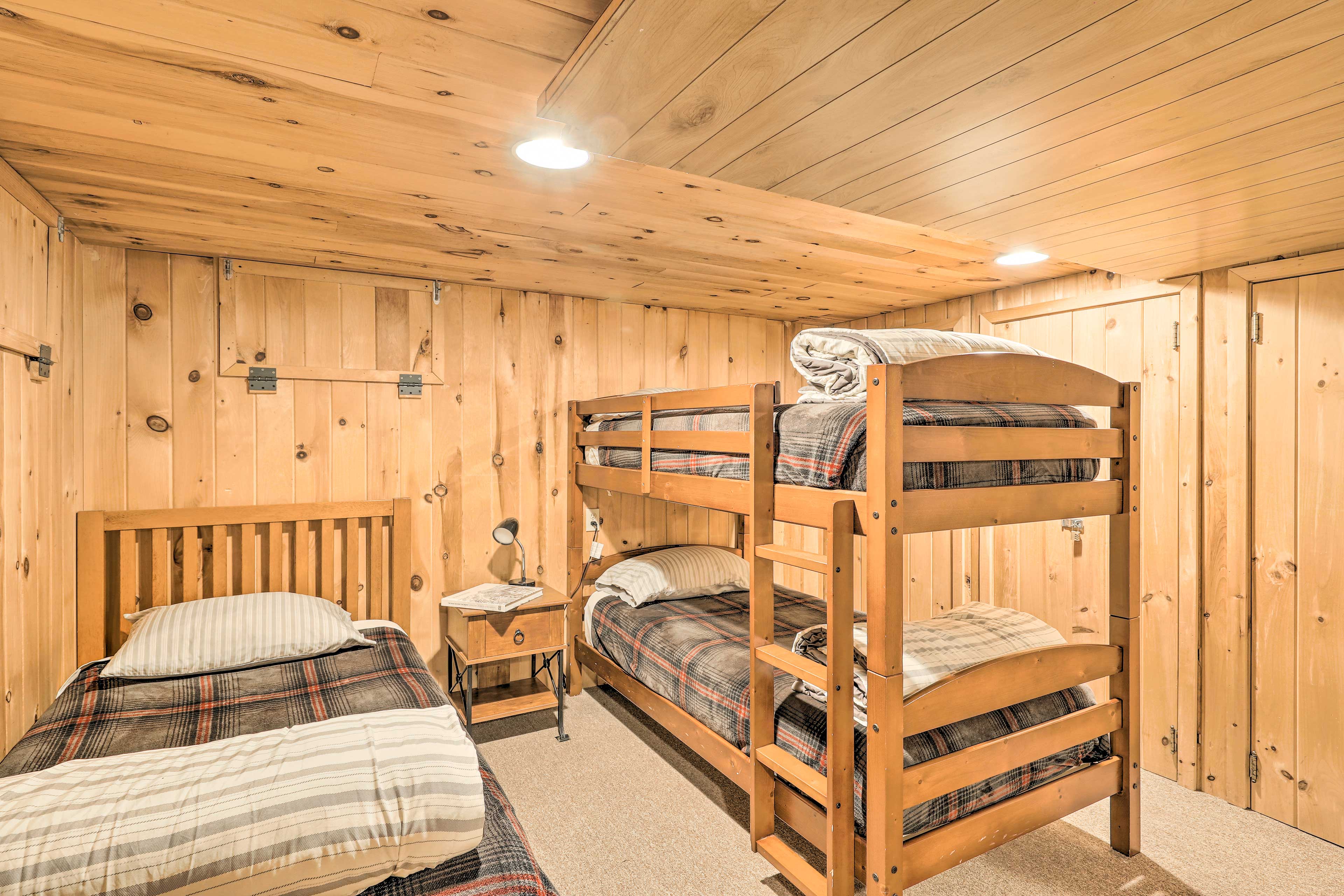 Bedroom 2 | Twin Bunk Bed | Twin Bed