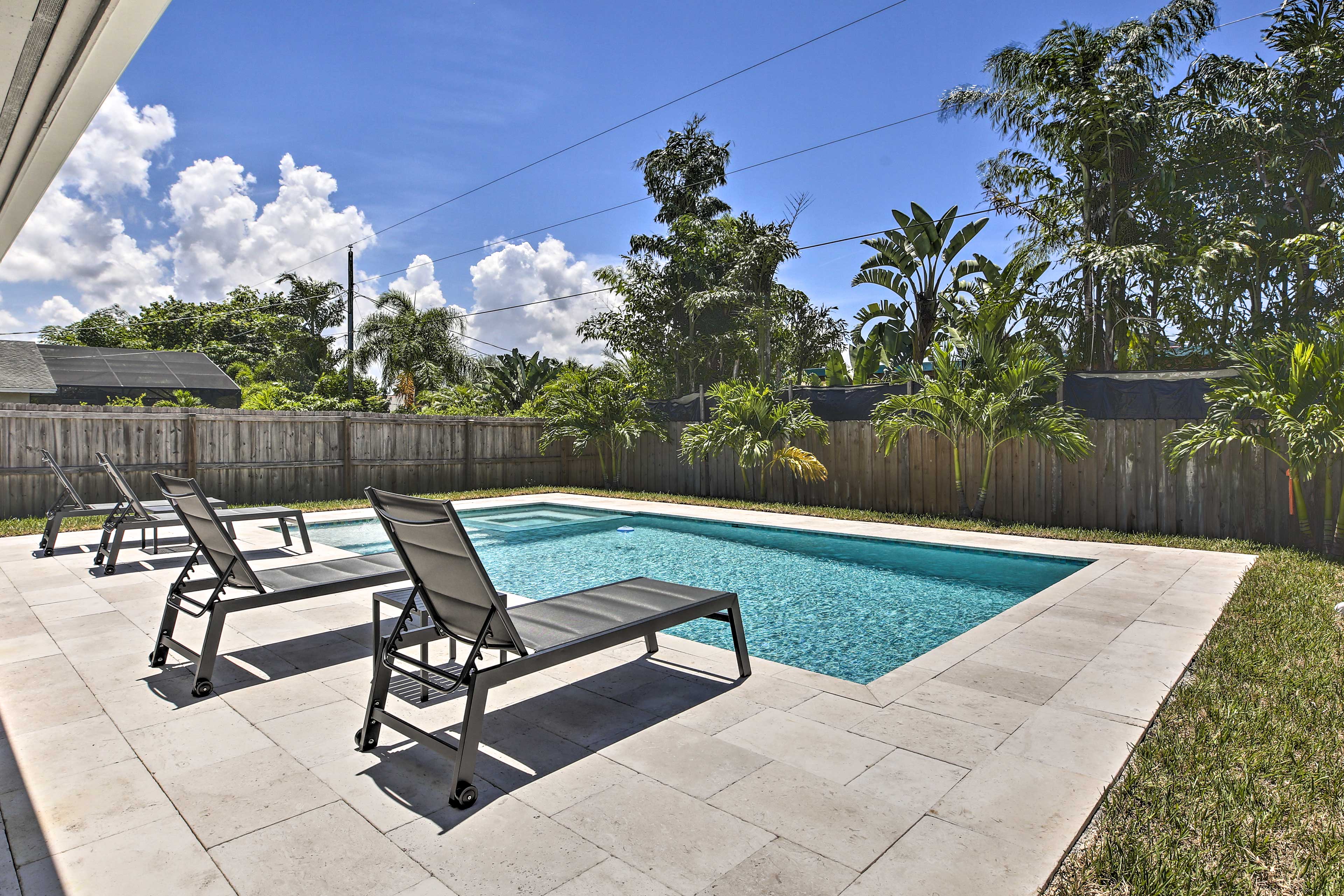 Patio | Outdoor Pool