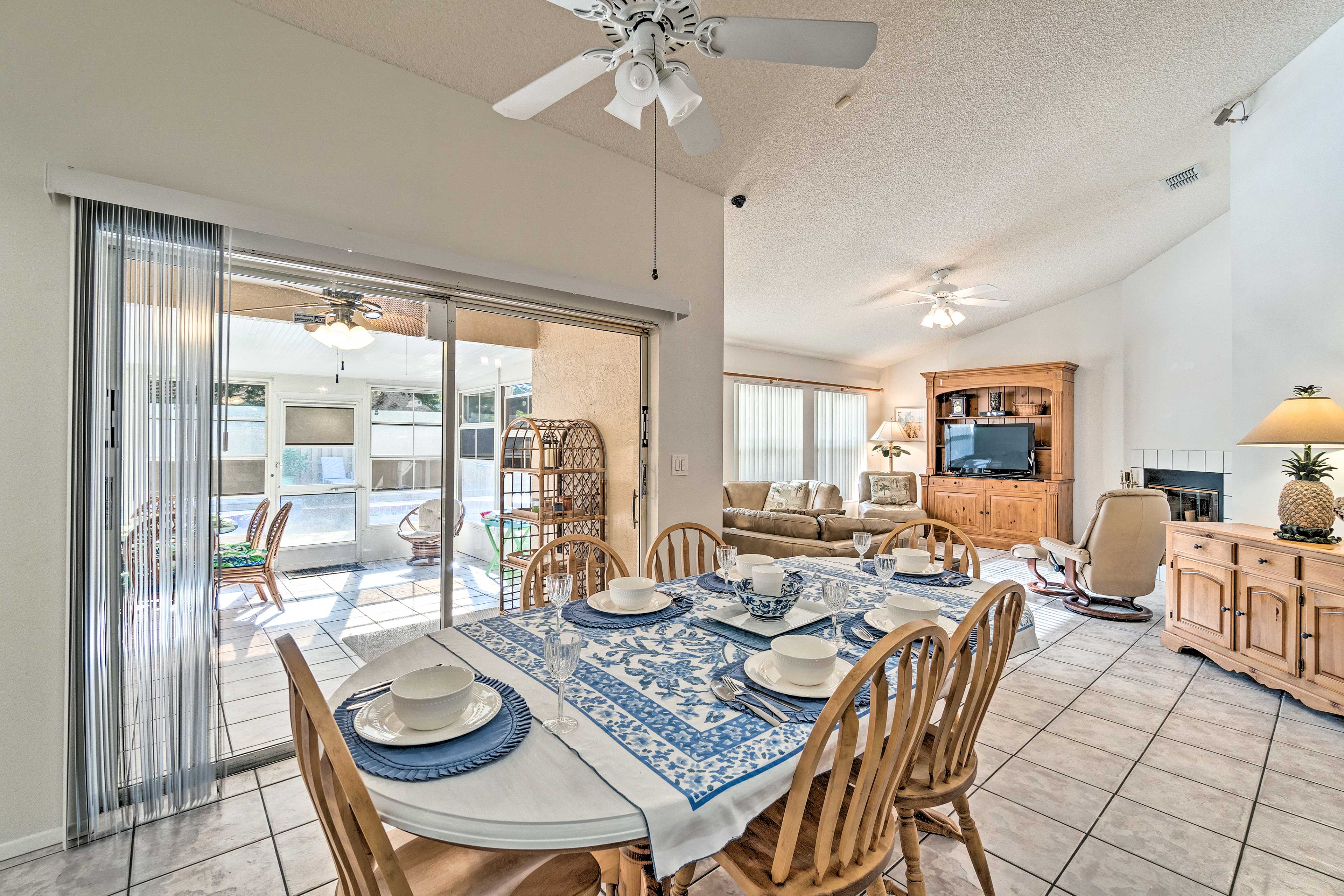 Dining Table | Dishware & Flatware Provided