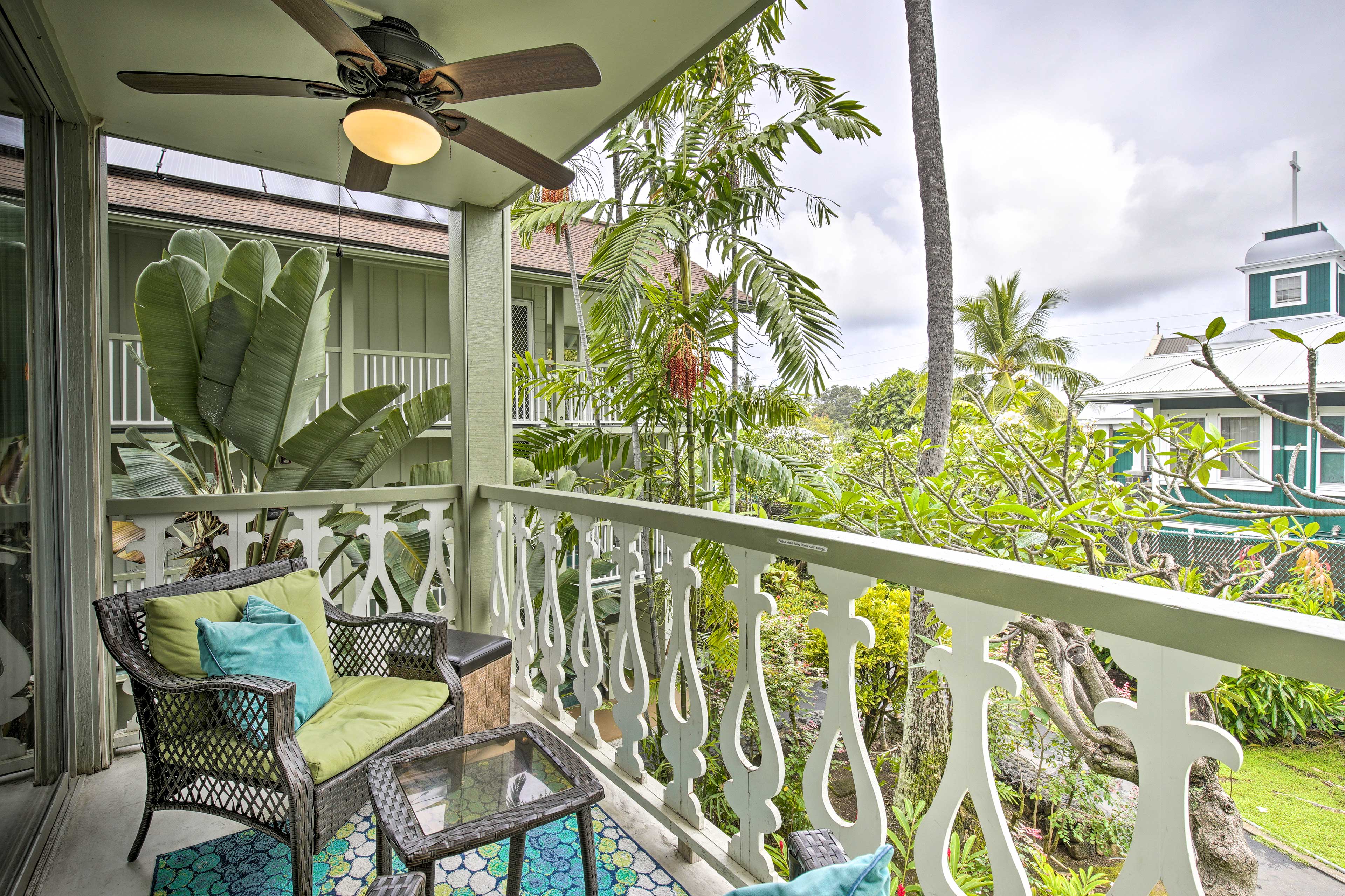 Kailua-Kona Vacation Rental | Studio | 1BA | Stairs Required | 375 Sq Ft