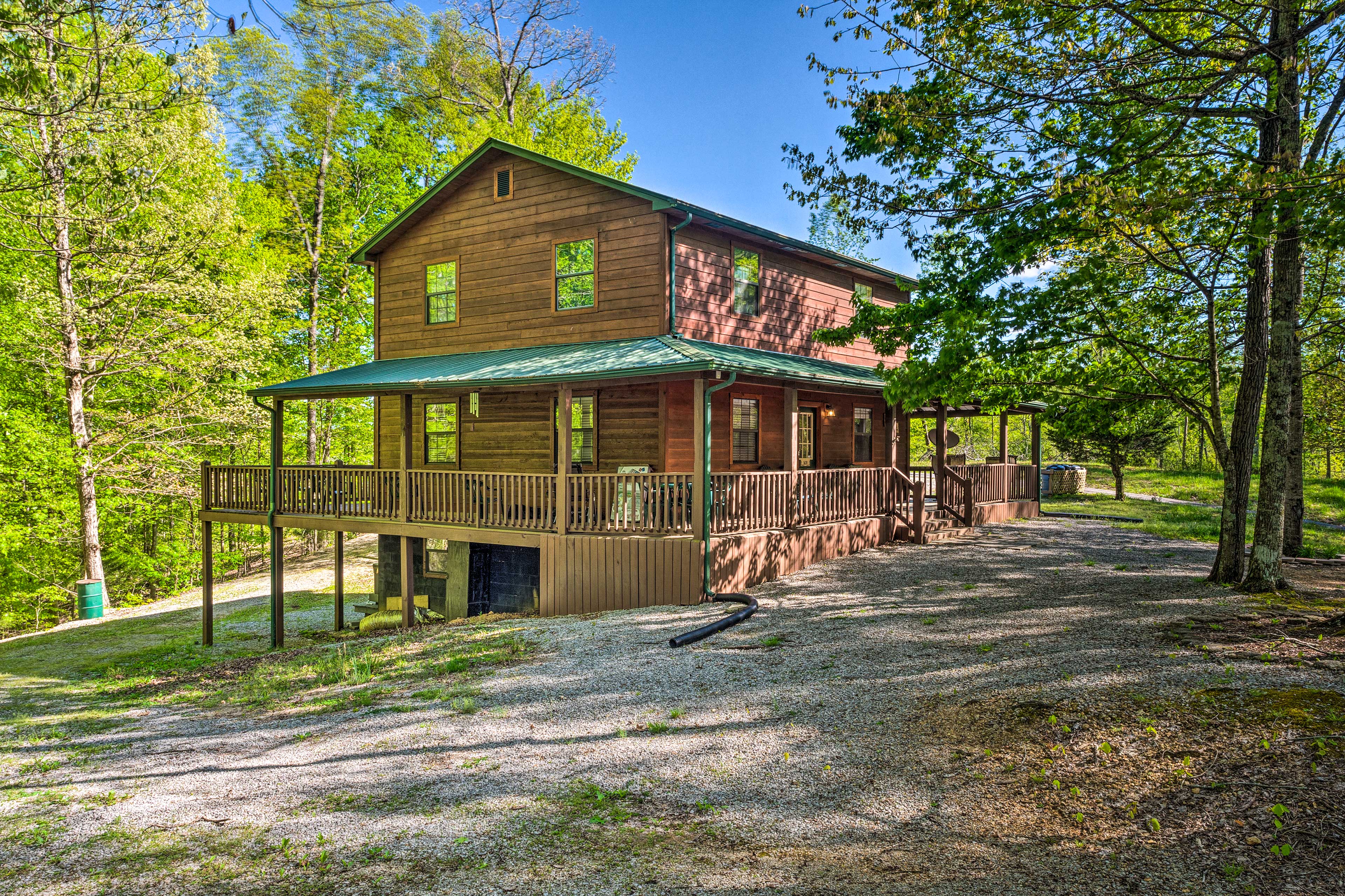 Exterior | Driveway Parking