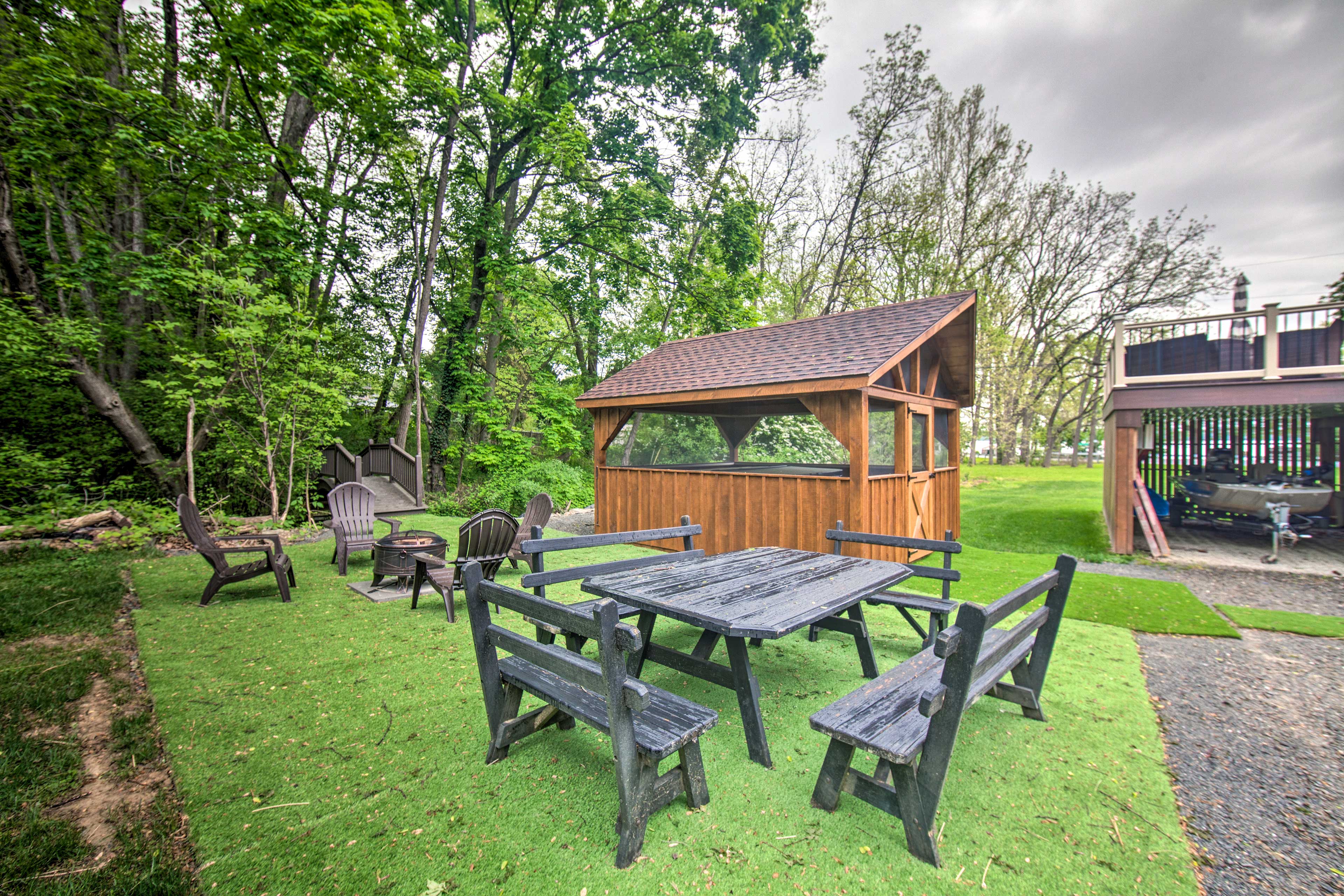 Private Exterior Space | Picnic Area