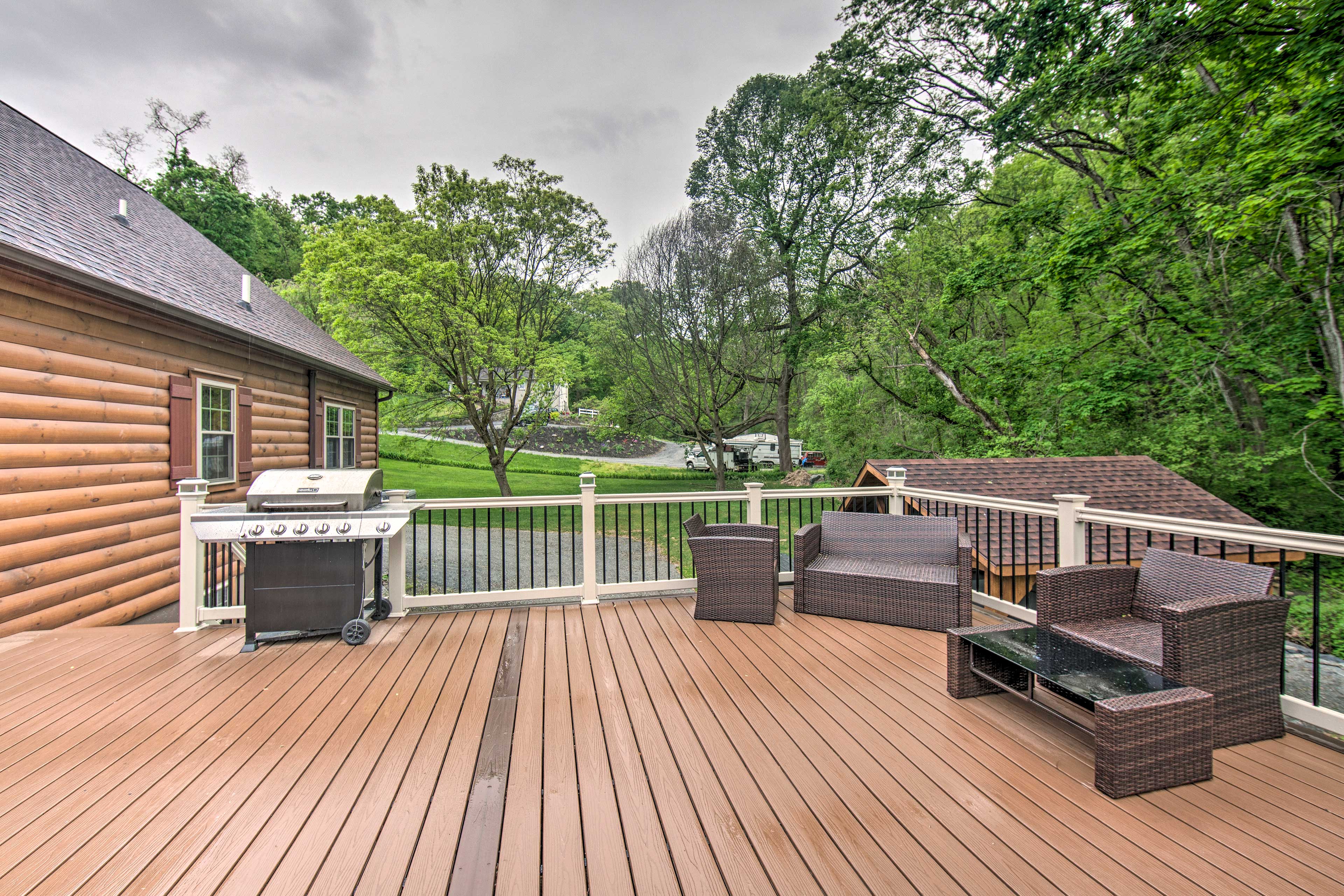 Furnished Deck | Gas Grill