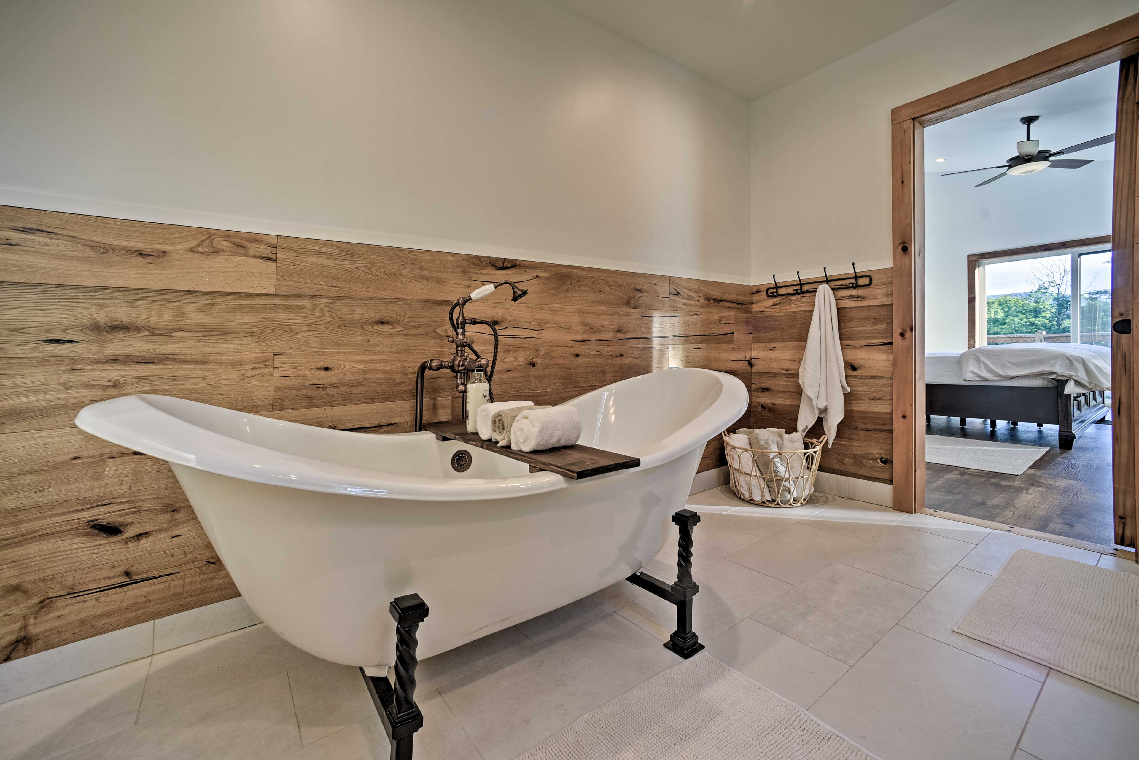 Full Bathroom | Claw-Foot Tub