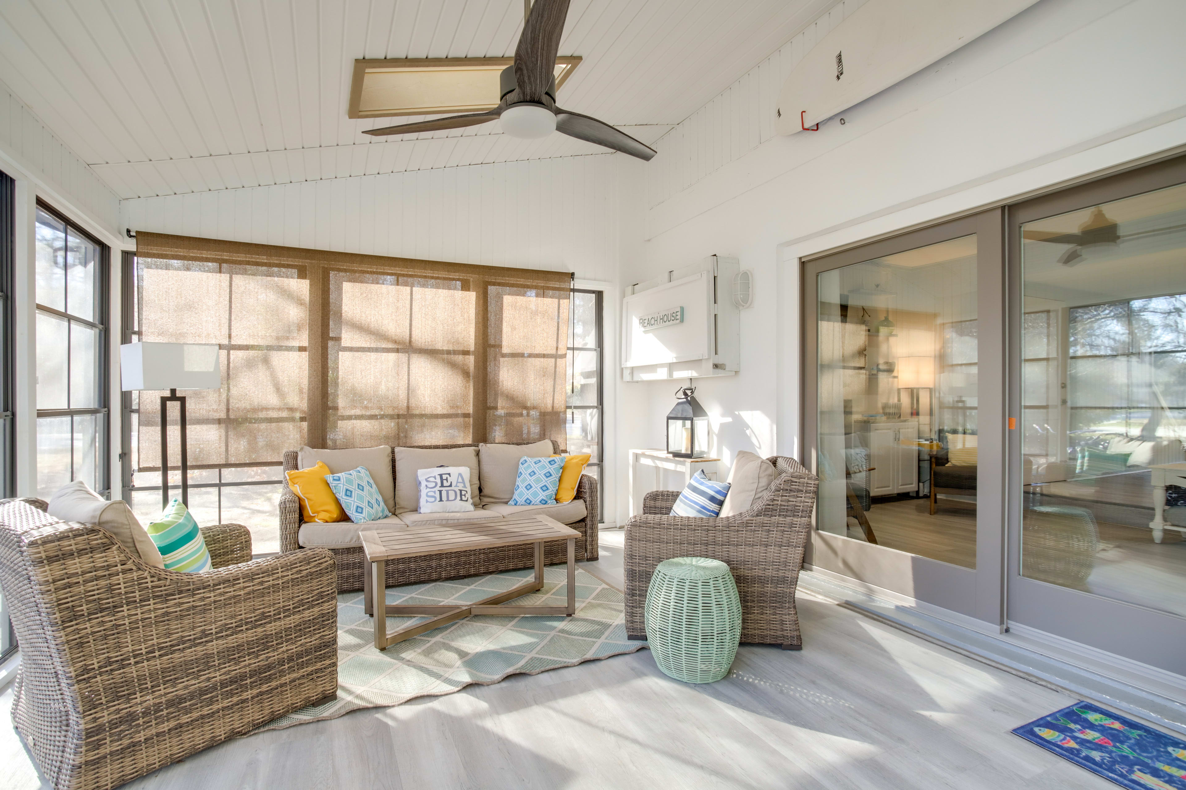 Screened Porch | Seating | Ceiling Fan | Outdoor Cooler | Smart TV