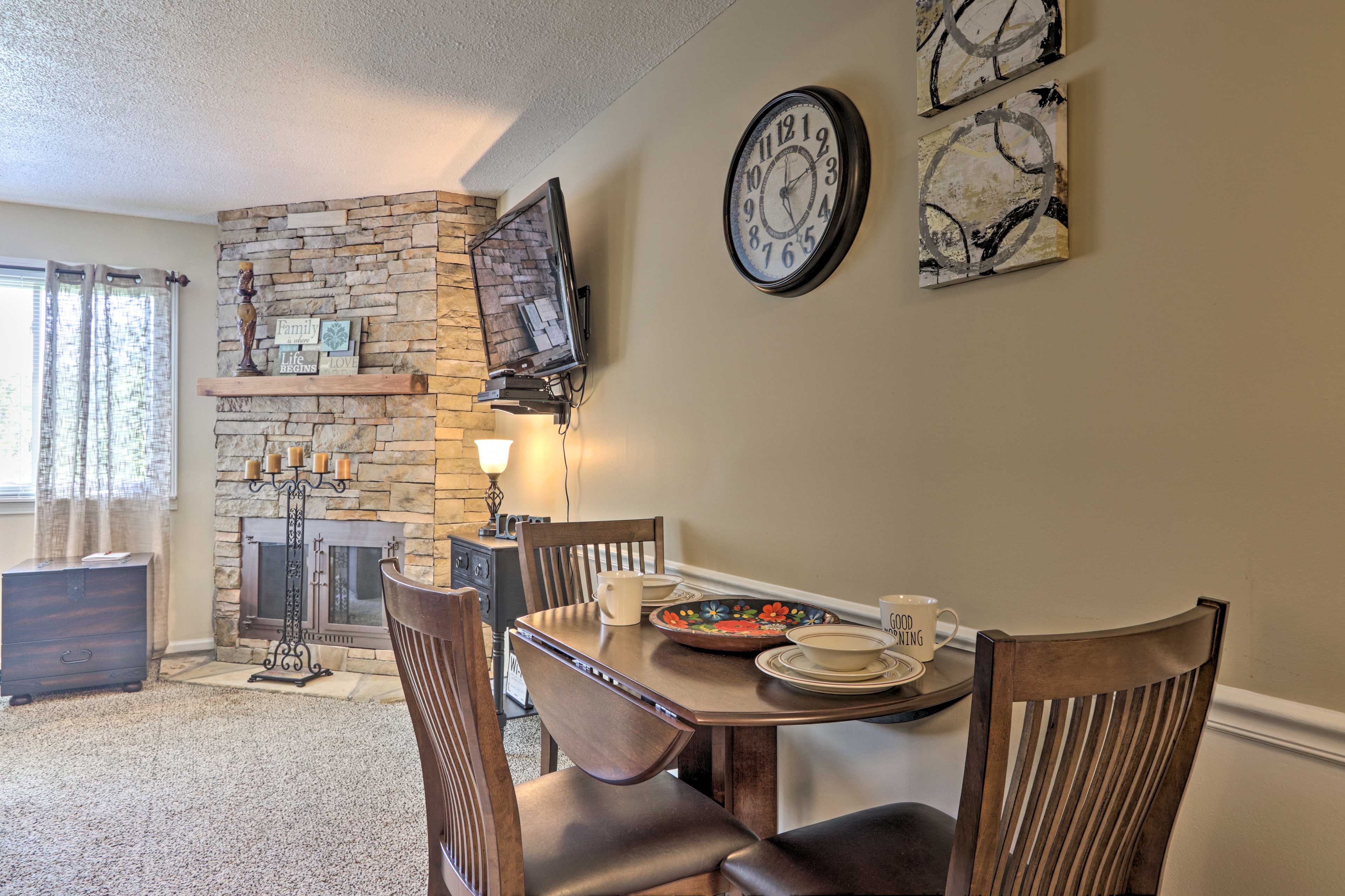 Dining Area | Dishware & Flatware