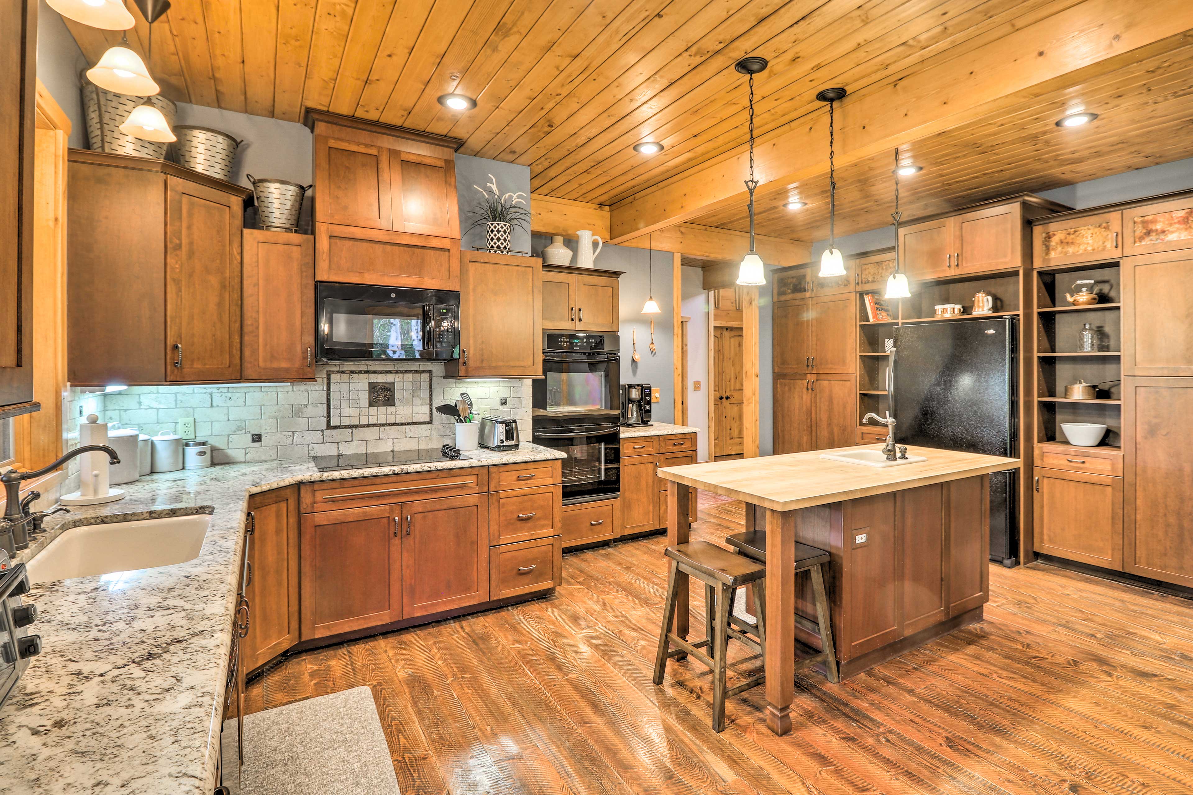 The spacious, full kitchen offers everything you'll need.