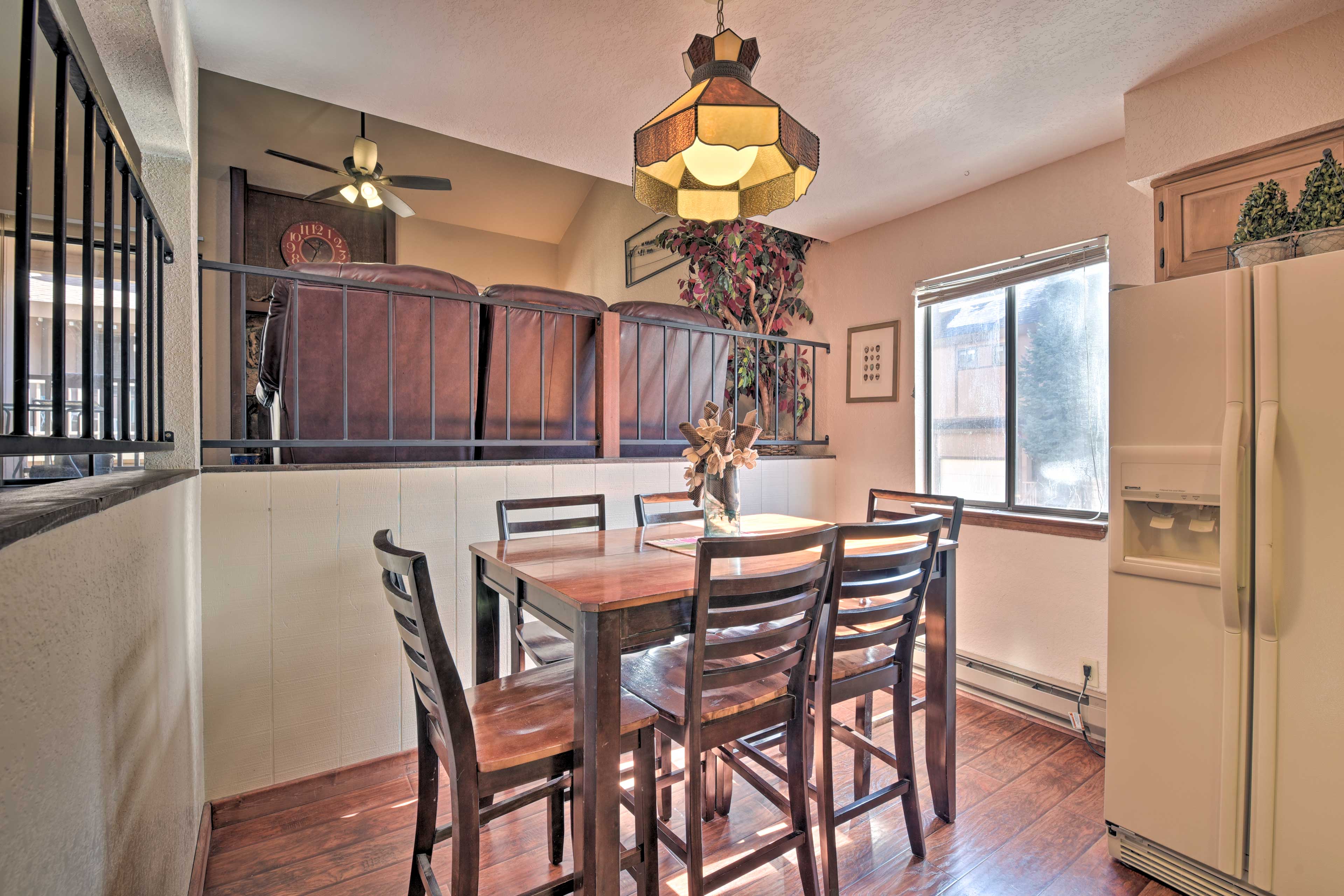 Dining Room | 1st Floor | Dishware/Flatware Provided