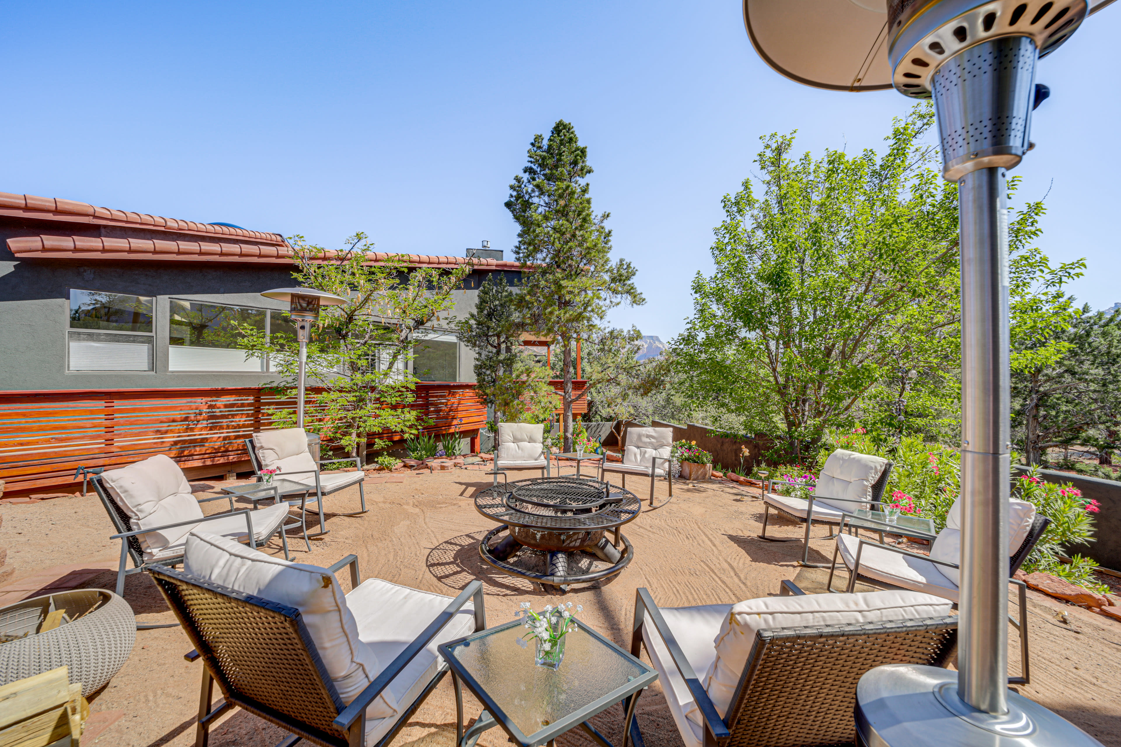 Luxe Sedona Retreat with Gorgeous Red Rock Views!